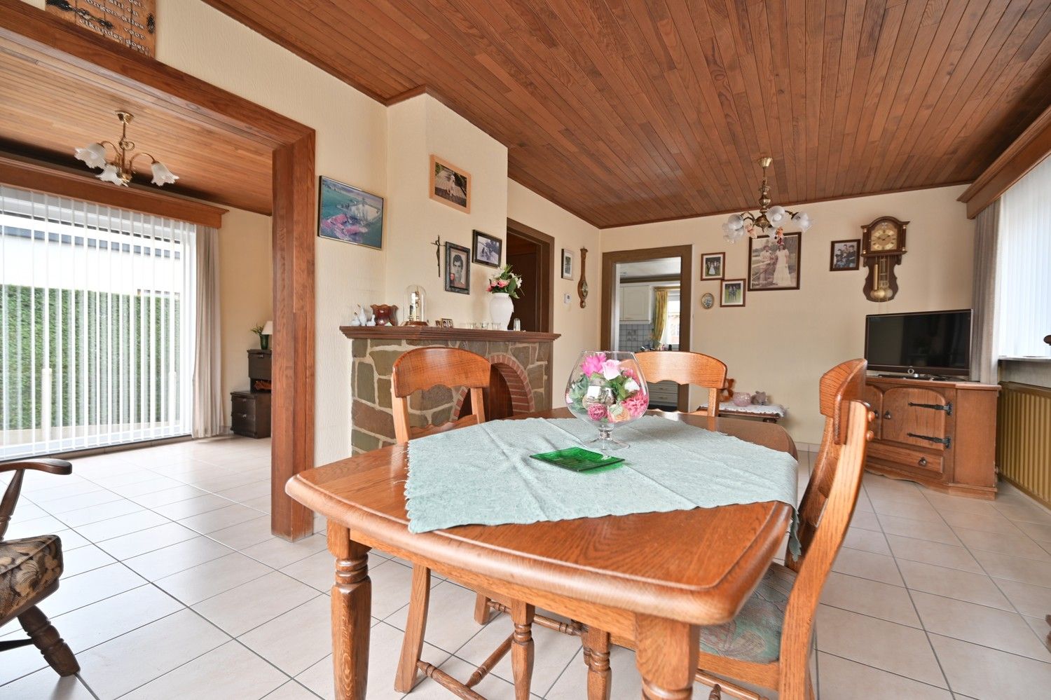 Te renoveren woning met uitzonderlijk potentieel op toplocatie in Neerharen foto 5