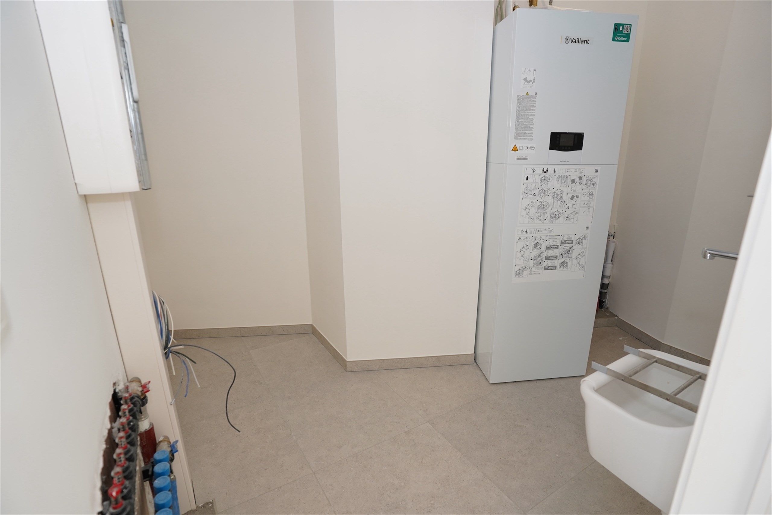 Nieuwbouwappartement ('25) met groot terras en eigen Carport foto 20