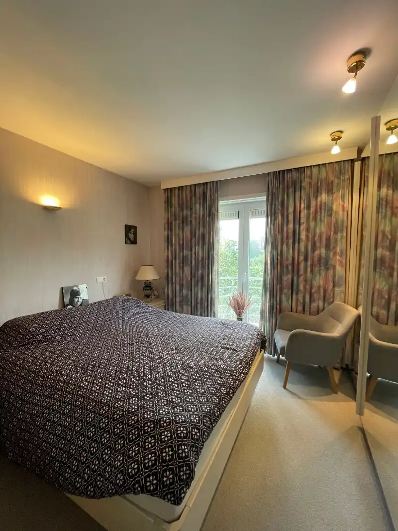 Ruim en rustig  gelegen villa-appartement met 2 slaapkamers en 3 terrassen - een unieke kans! foto 9