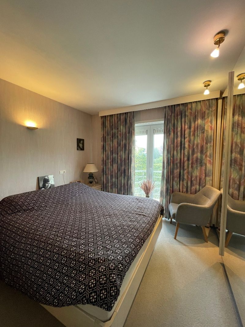 Ruim en rustig  gelegen villa-appartement met 2 slaapkamers en 3 terrassen - een unieke kans! foto 9