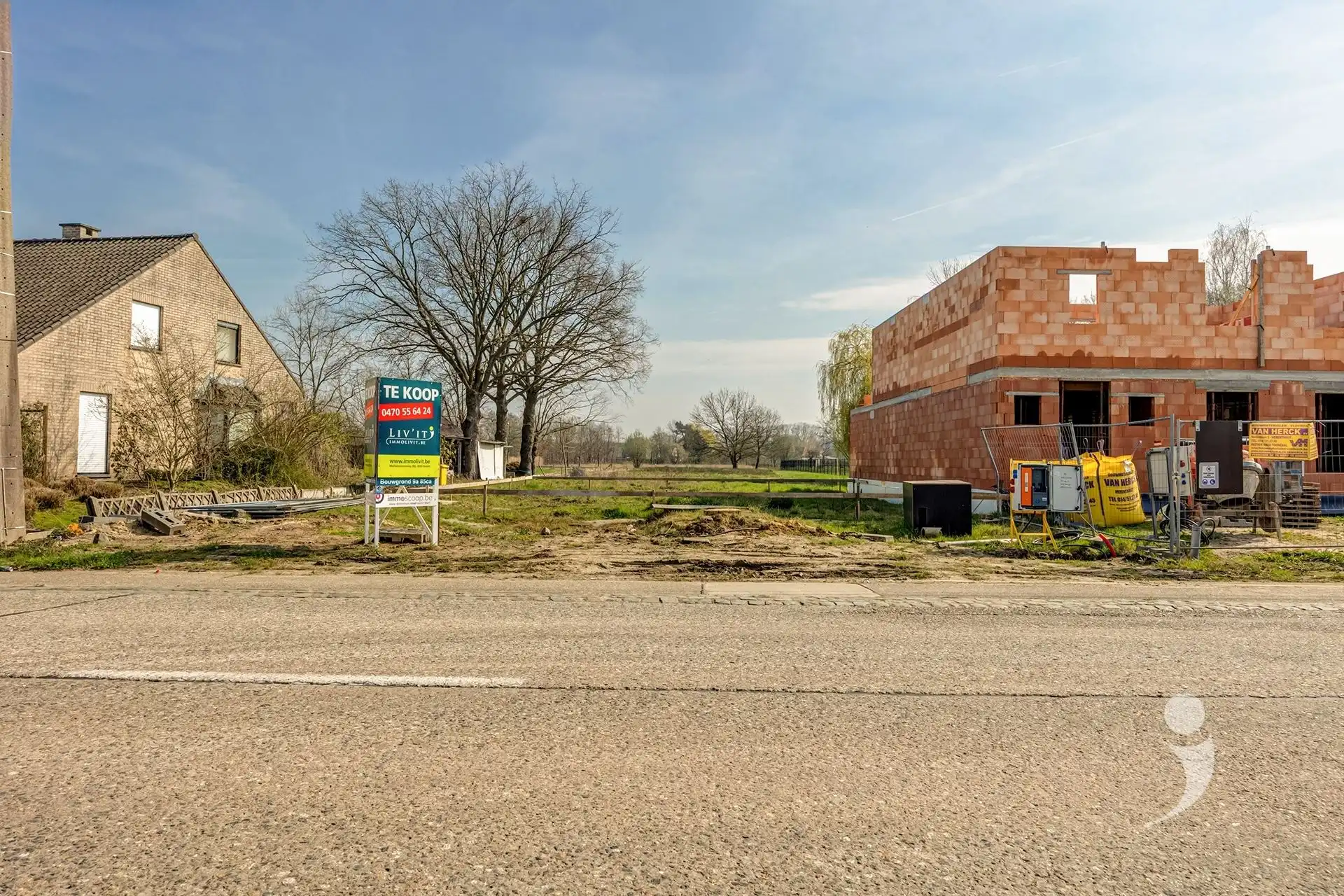 Bouwgrond voor een ruime halfopen bebouwing!  foto 2
