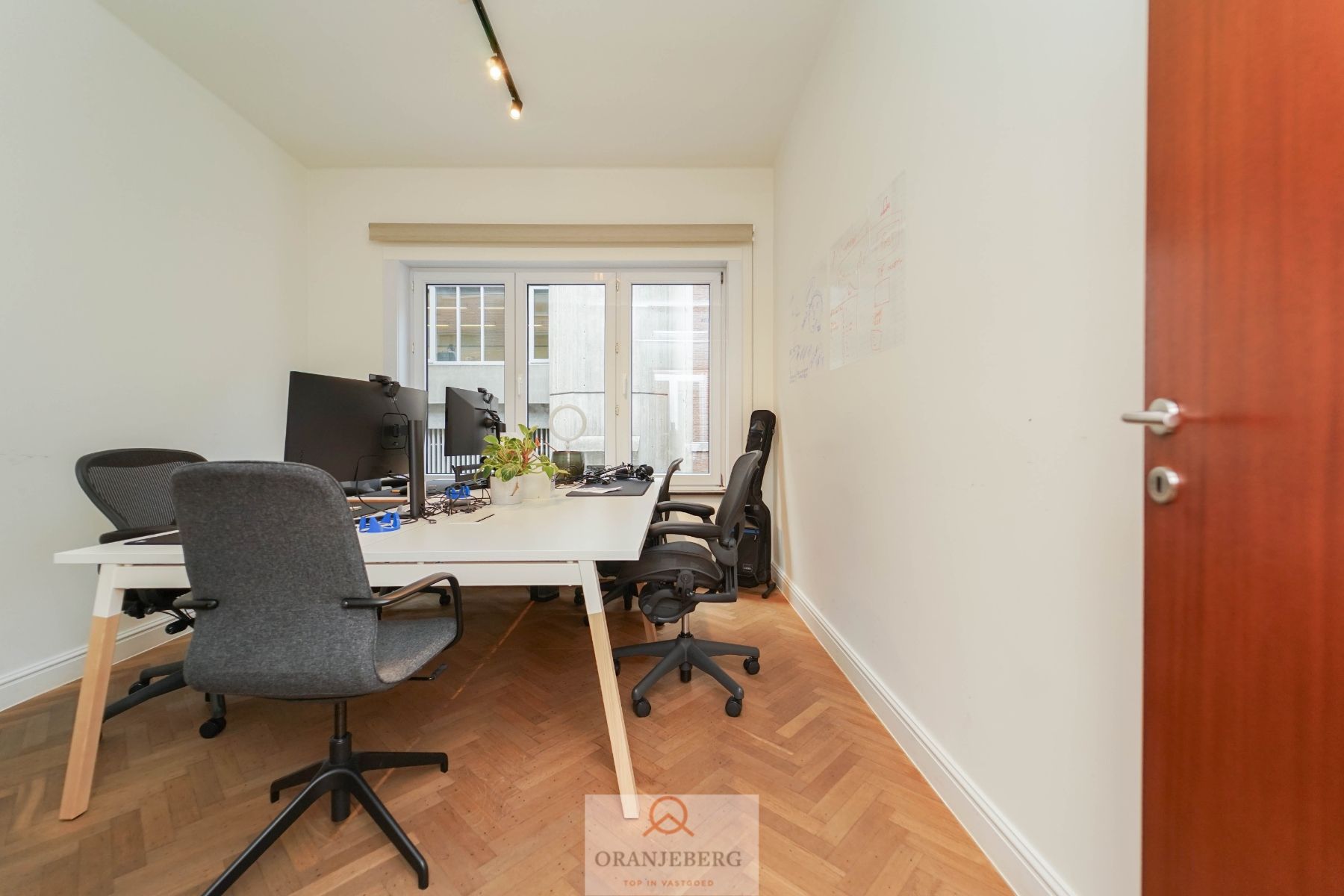 Uitstekend gelegen kantoorruimte ( 117 m²) in Gent-centrum. foto 13