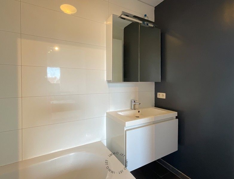 Modern 1-slaapkamer appartement nabij centrum Zwijndrecht foto 7