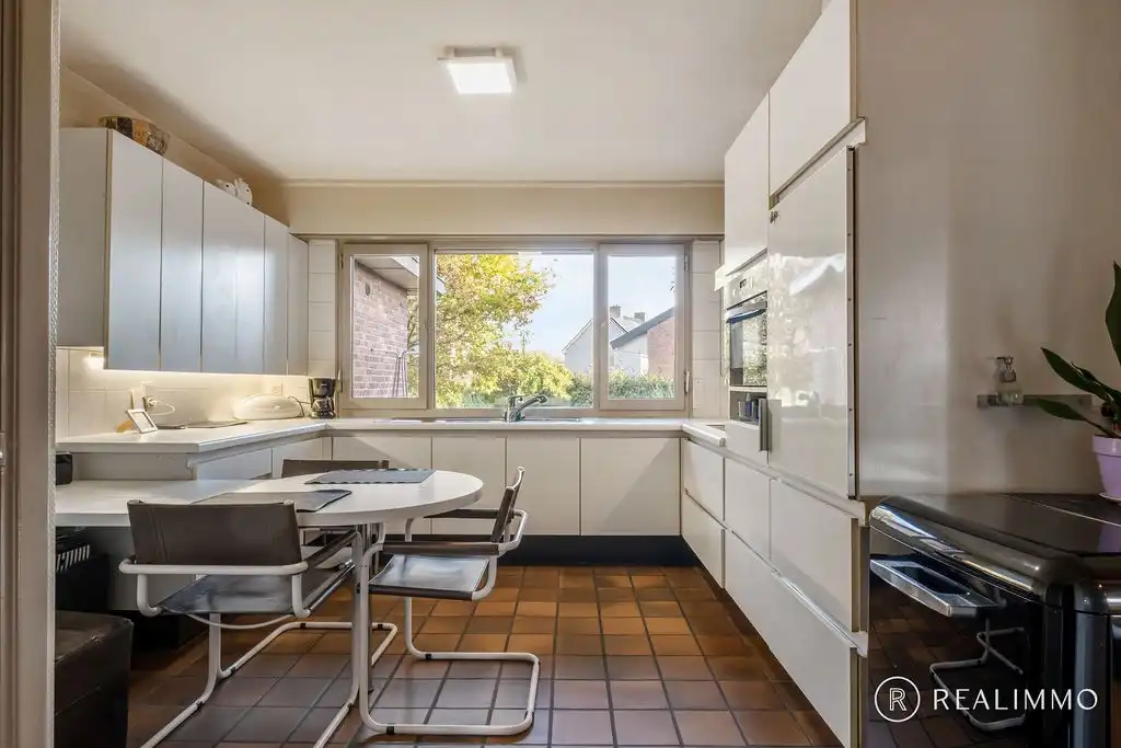 Ruime en instapklare woning met 4 slaapkamers foto 5