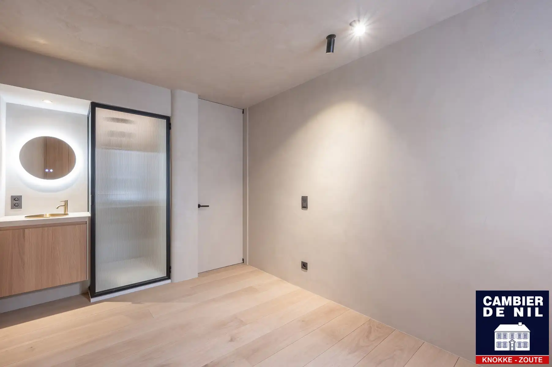 Tijdloos gerenoveerd appartement met zijdelings zeezicht  foto 19