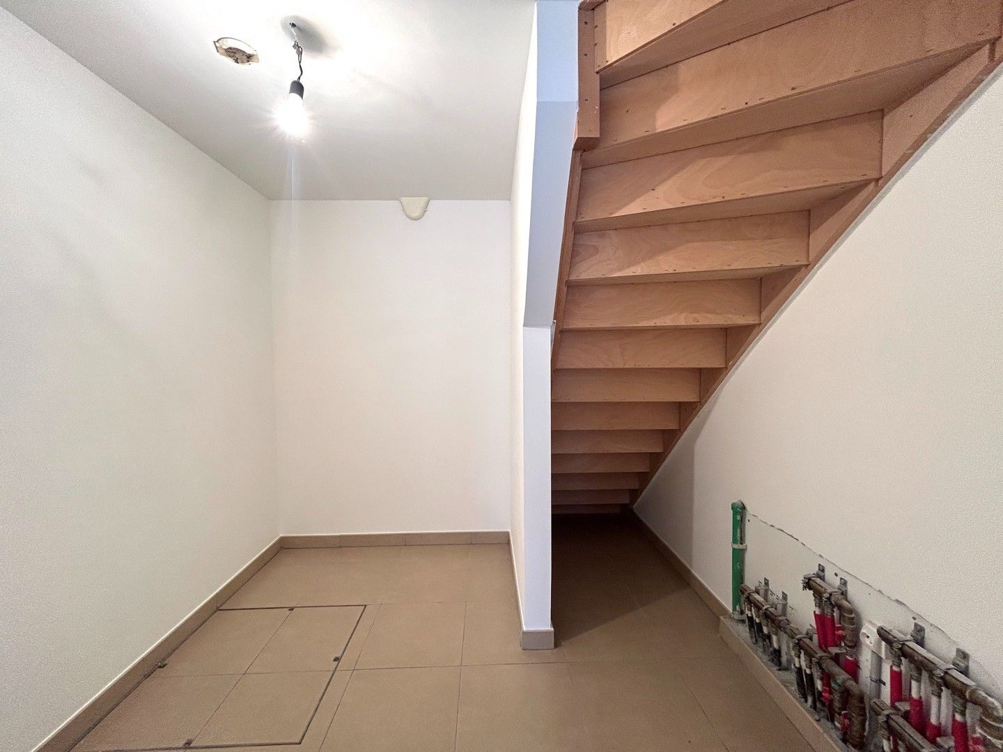 Instapklare woning met 3 slaapkamers in het centrum van Beveren (Roeselare)! foto 9