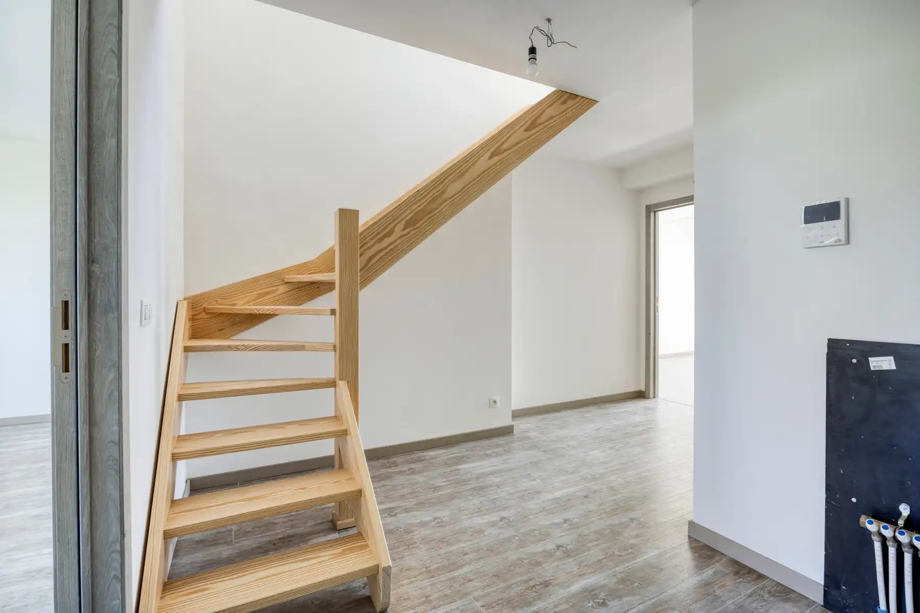Nieuwbouw triplex met 4 slaap- en badkamers, tuin en parking foto 21