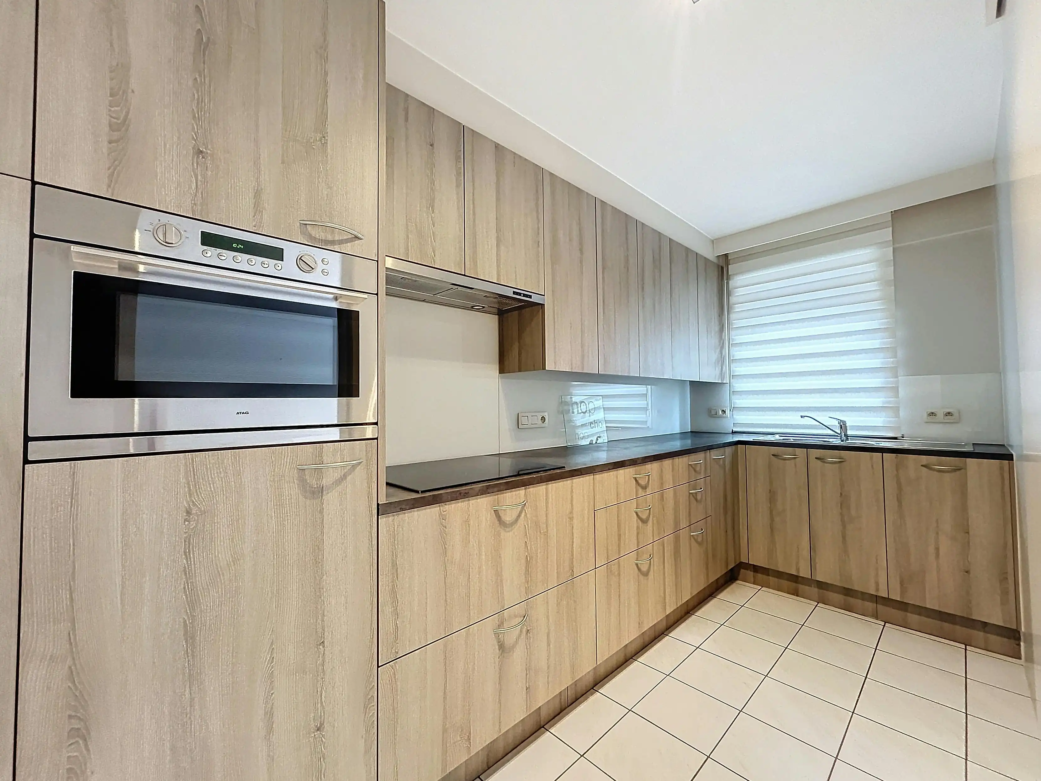  Instapklaar 2-slaapkamerappartement in centrum Kortrijk foto 6