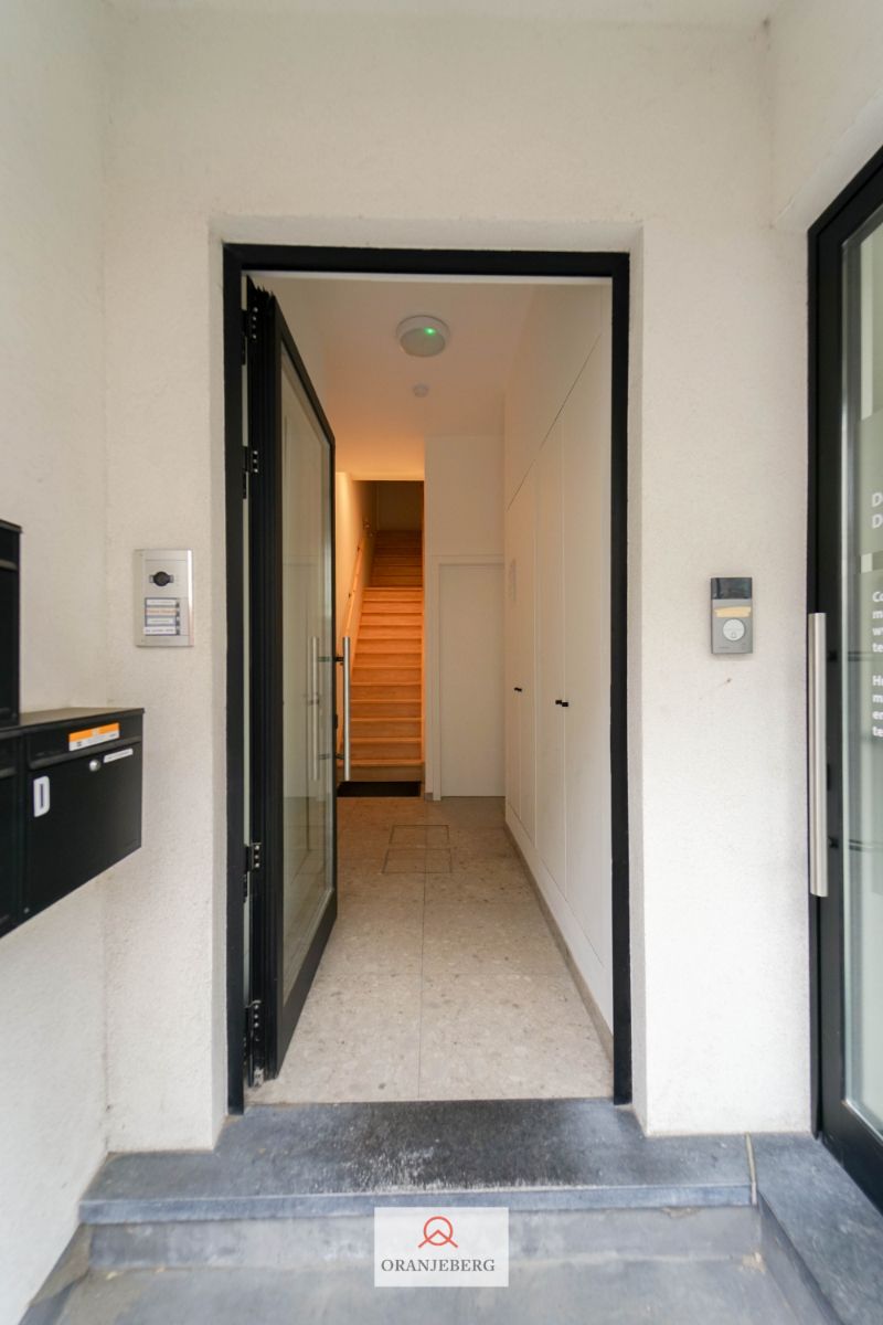 Gerenoveerd 1 slaapkamer appartement foto 24