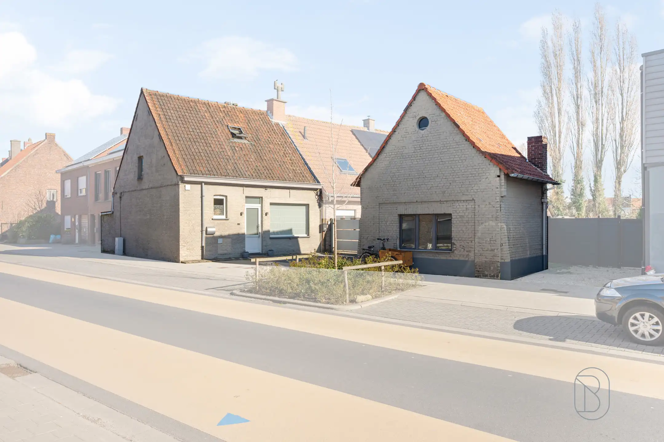 Charmante gerenoveerde woning met bijgebouw & oprit in Heule foto {{pictureIndex}}