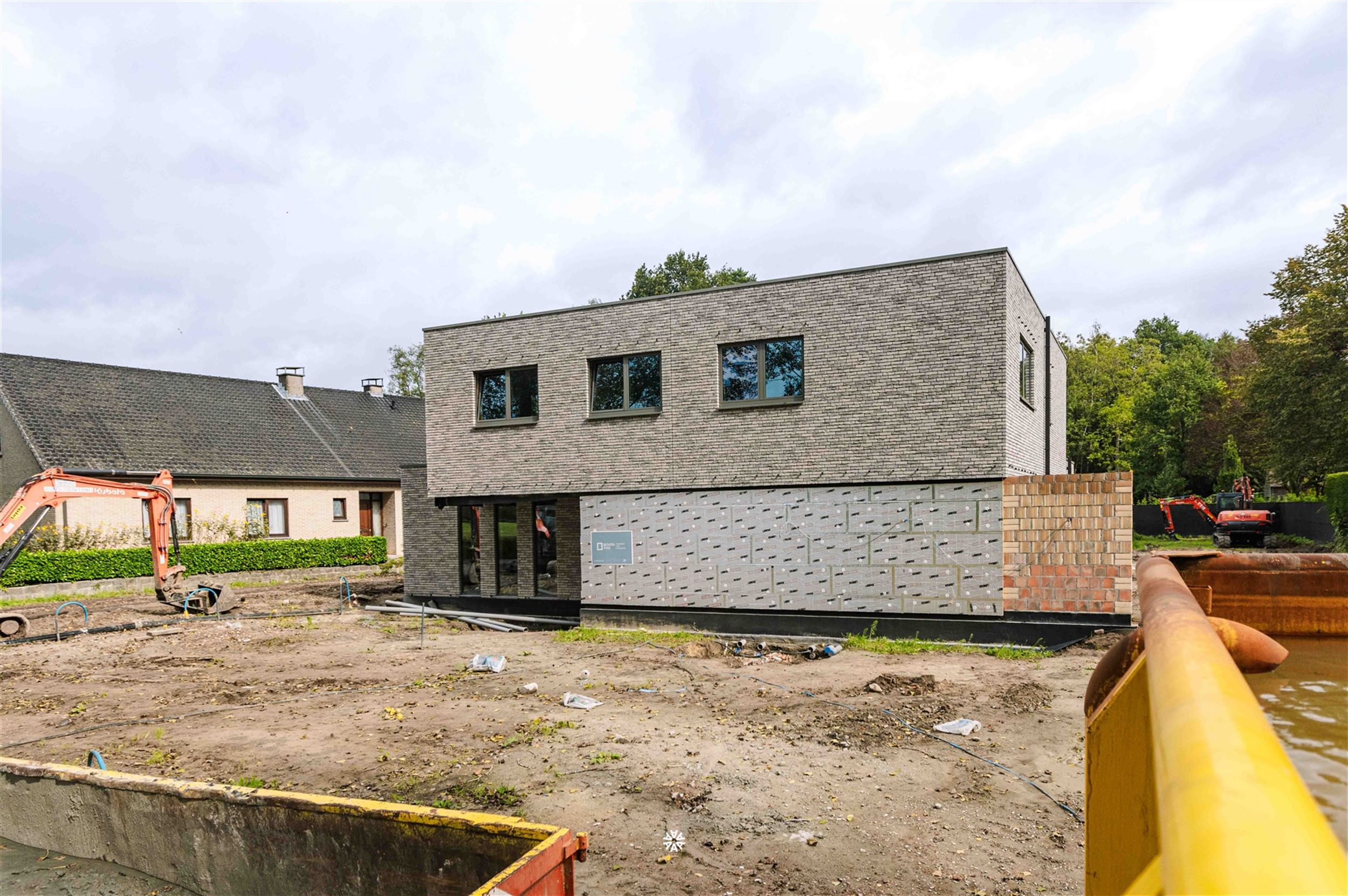 Hoogwaardig afgewerkte koppelvilla in de groene rand van Sint-Niklaas foto 3