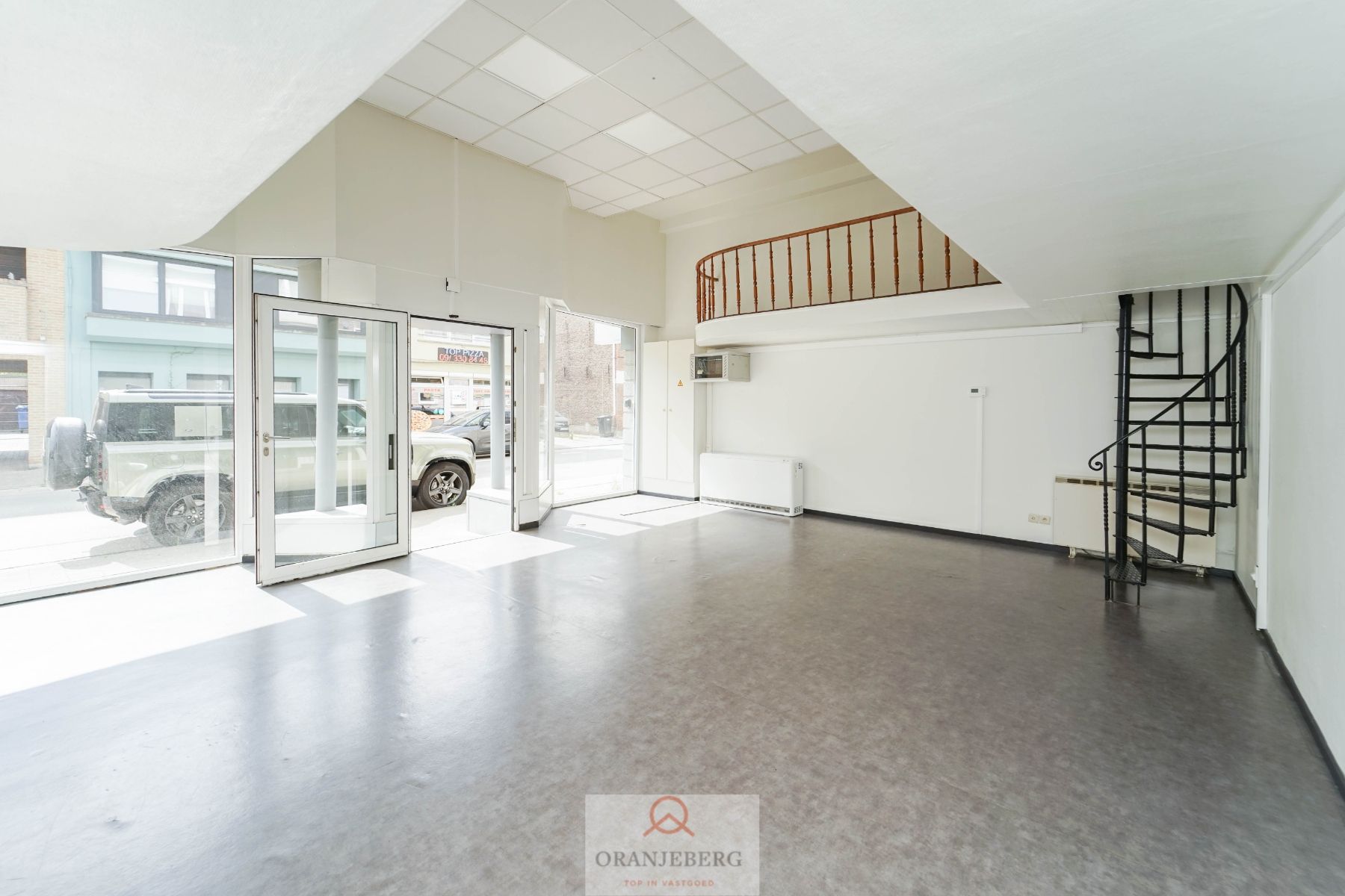 Handelspand (103 m²) met grote visibiliteit centrum Zwijnaarde! foto 3