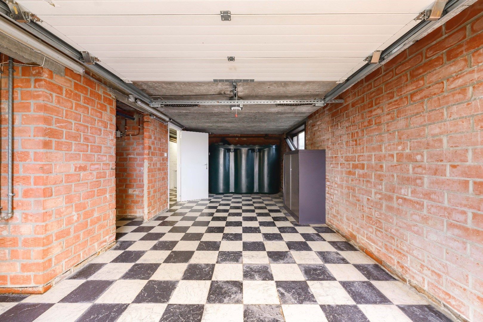 VERRASSEND RUIME ALLEENSTAANDE WONING OP 1.298 m² foto 17