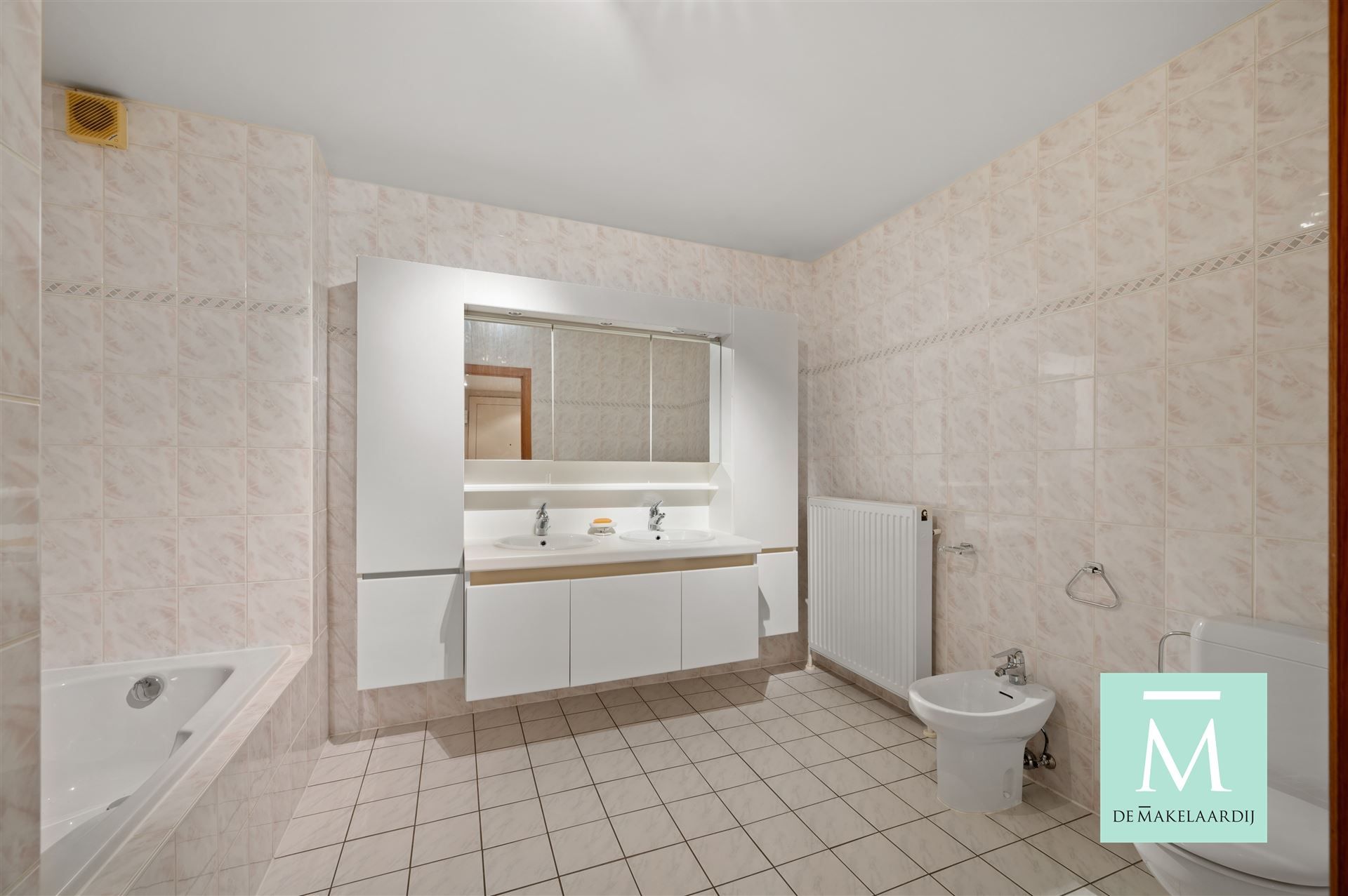 Ruim en uniek 3-slaapkamerappartement met prachtig zicht op de Dijle in hartje Mechelen. foto 15