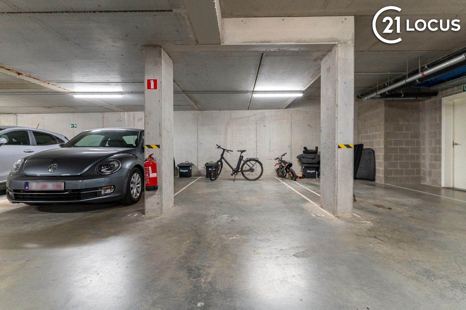 Comfortabel 2-slpk app. met terras & parking in Melsele foto 13