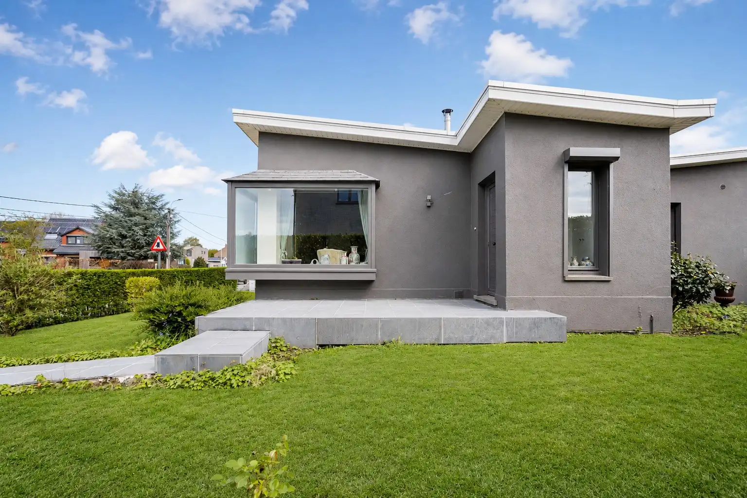 Lichtrijke bungalow met zonnige tuin en tal van mogelijkheden foto 2