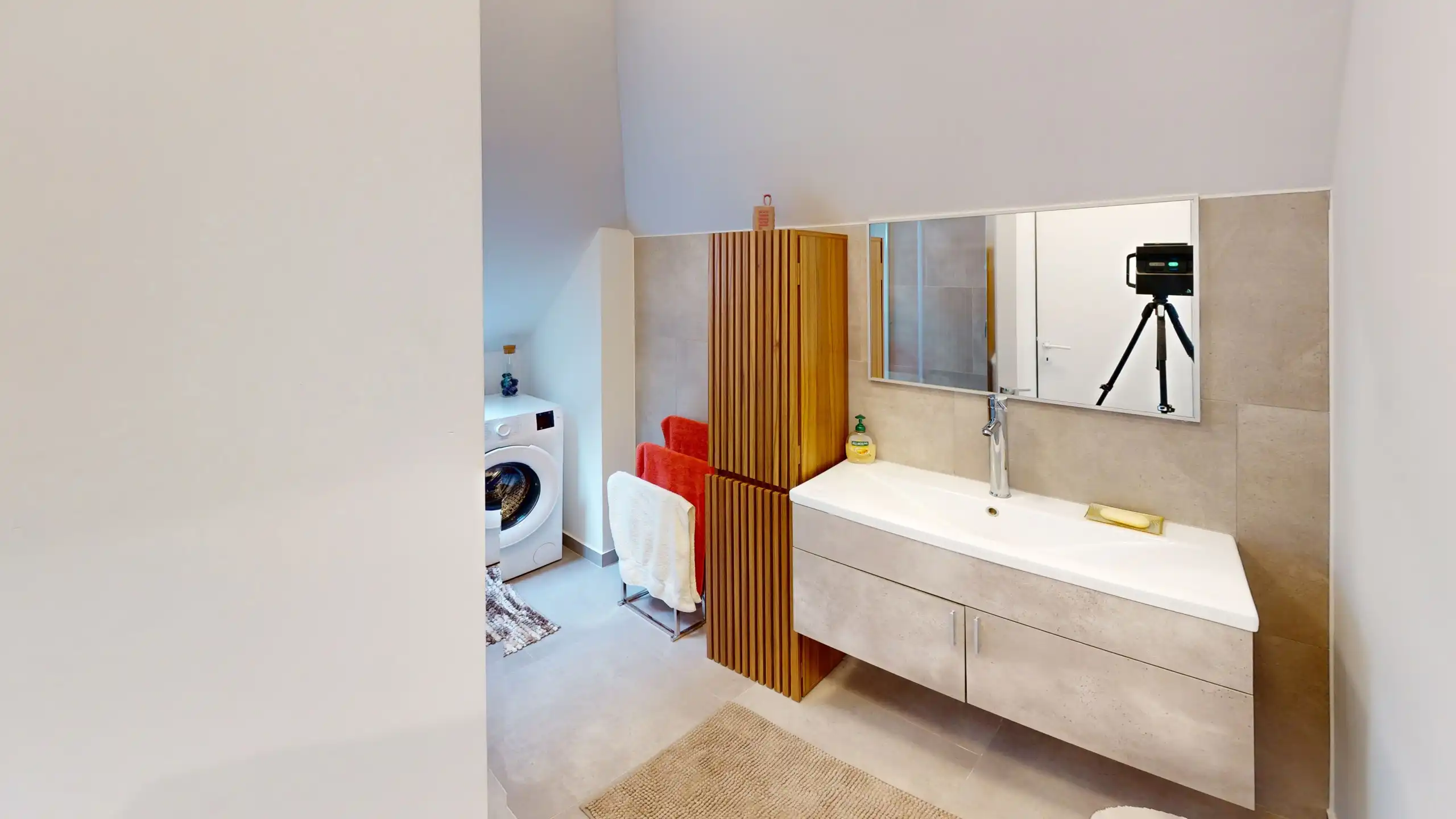 ANTWERPEN - Twee slaapkamer appartement foto 7