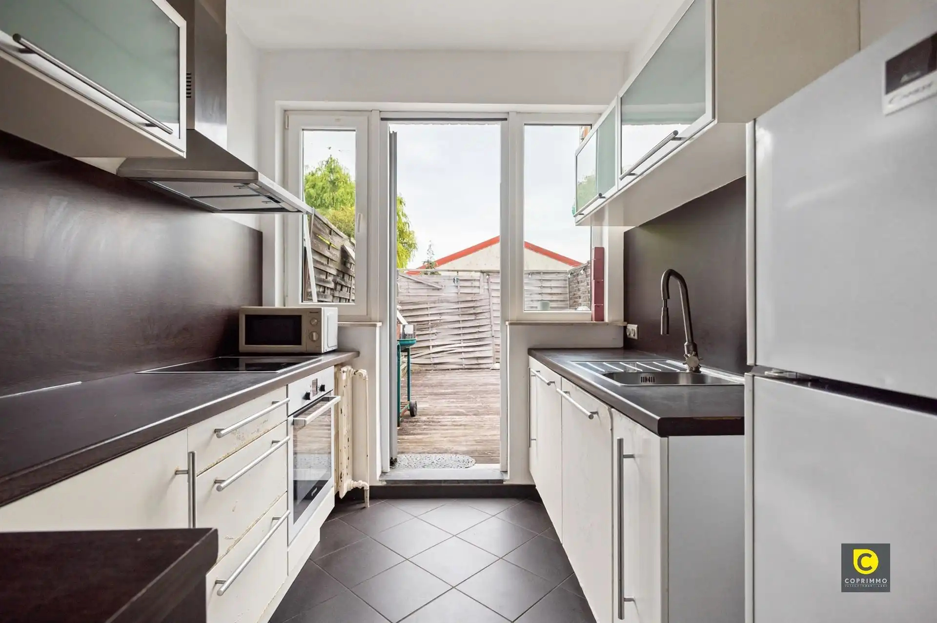 Unieke woning met 450 m² magazijn & showroom foto 14