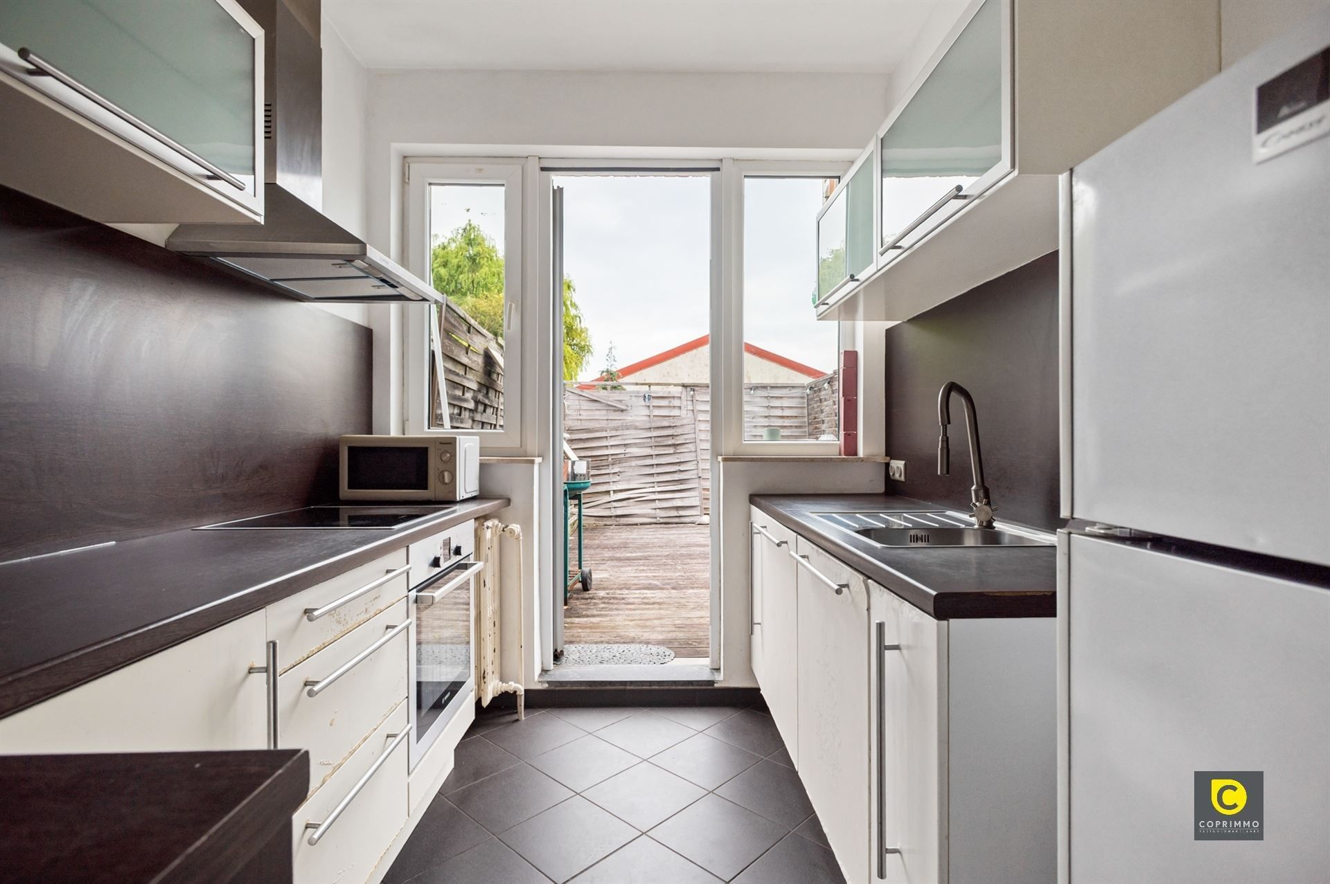 Unieke woning met 450 m² magazijn & showroom foto 14