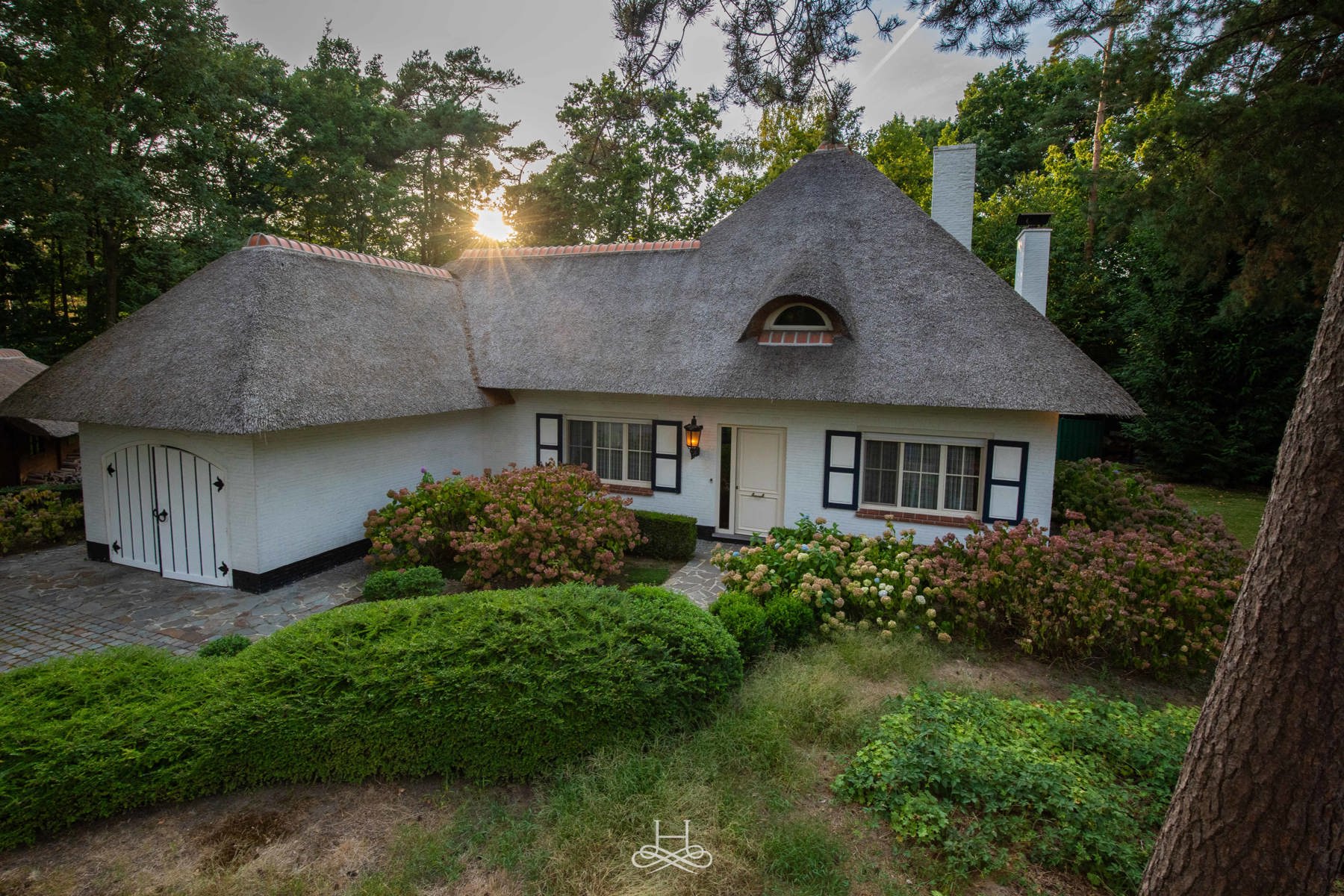 Charmante villa op ruim perceel foto 2