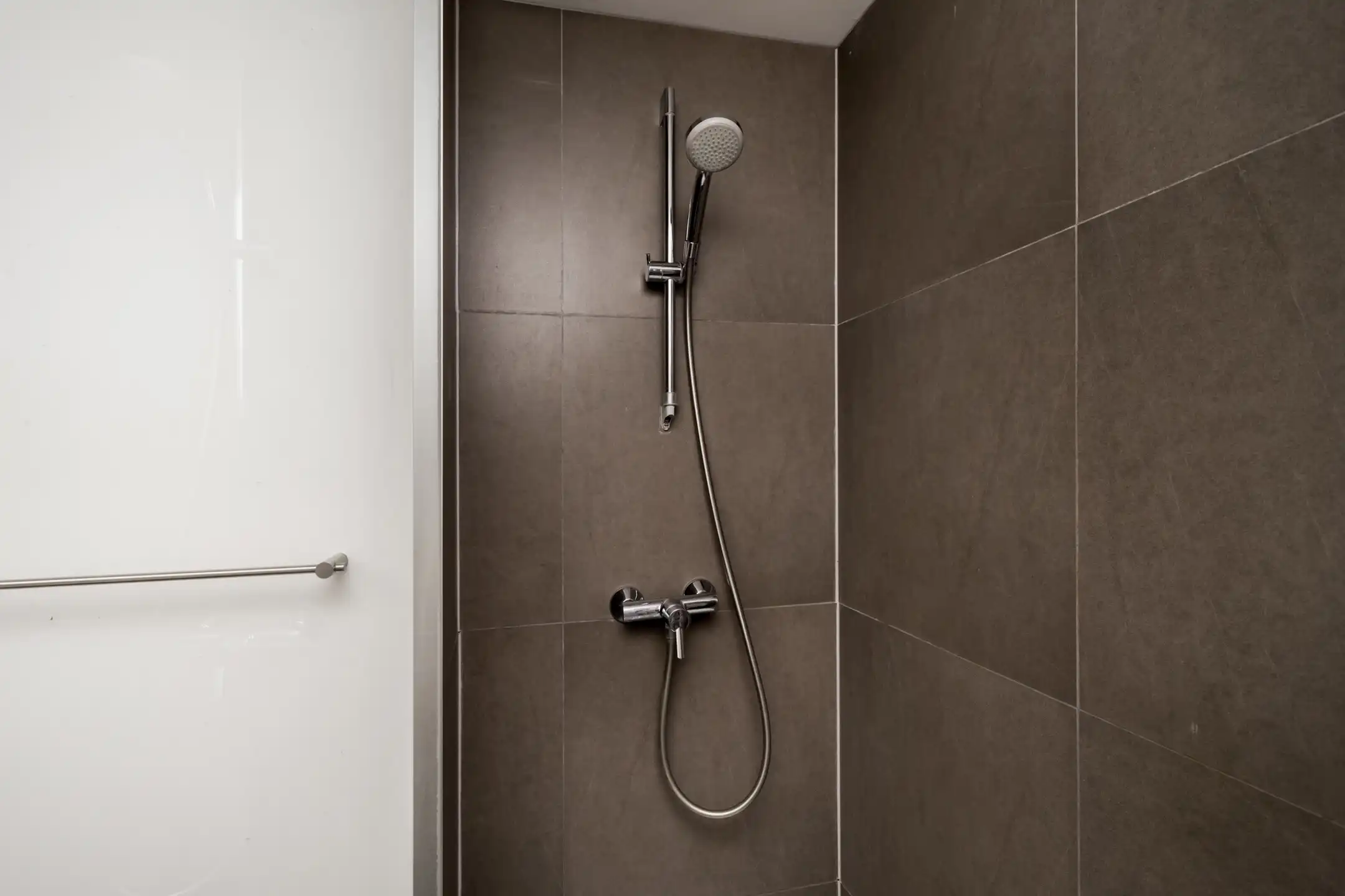 Instapklare opbrengsteigendom met 3 luxe Airbnb-units foto 9