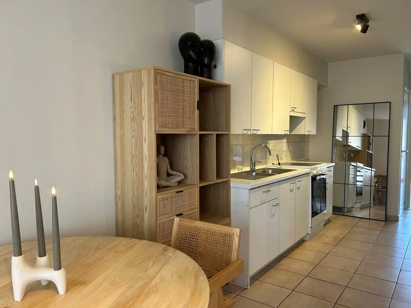 Ruim en lichtrijk 1-slaapkamerappartement met terras! foto 2