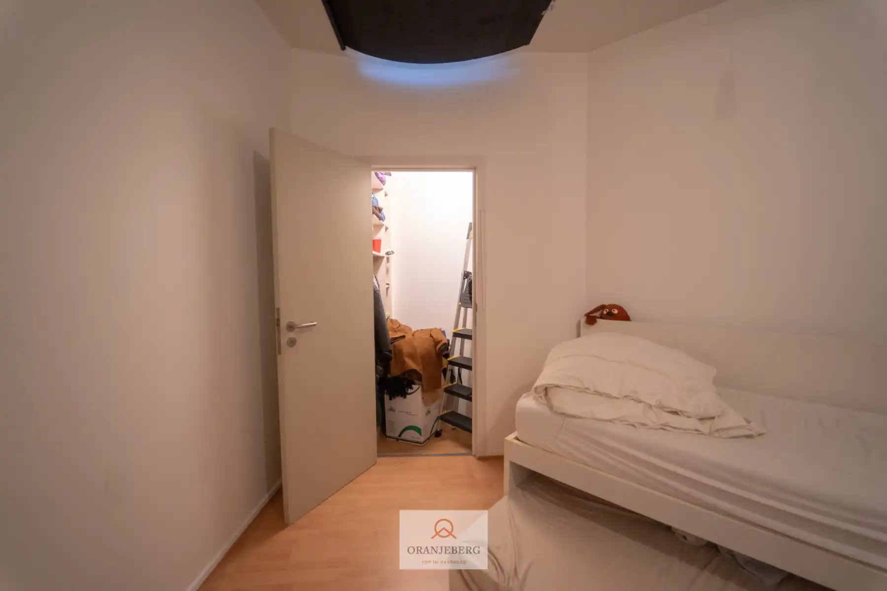Uniek gelegen appartement in hartje Gent op het Sint-Baafsplein foto 18