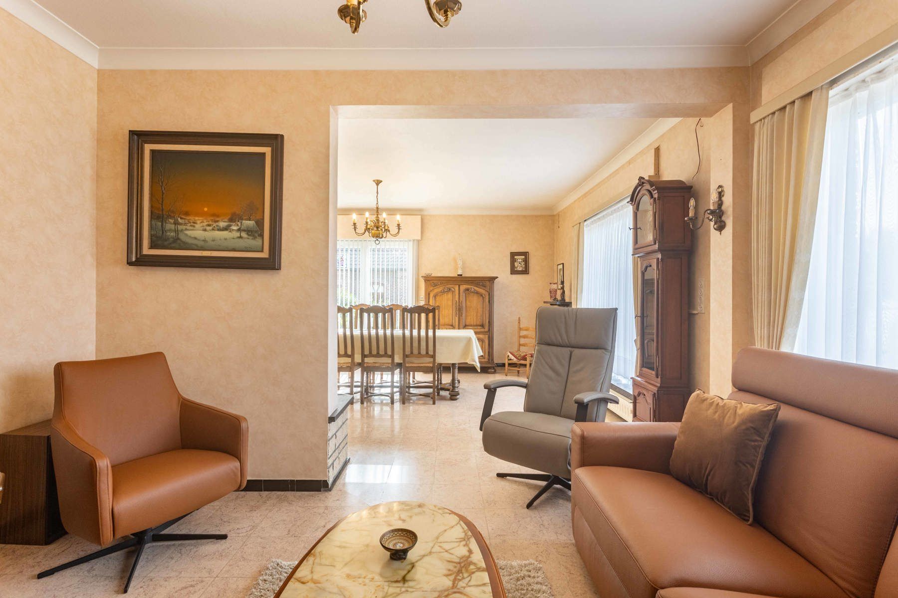 Charmante gezinswoning met 5 slaapkamers en riante tuin. foto 9