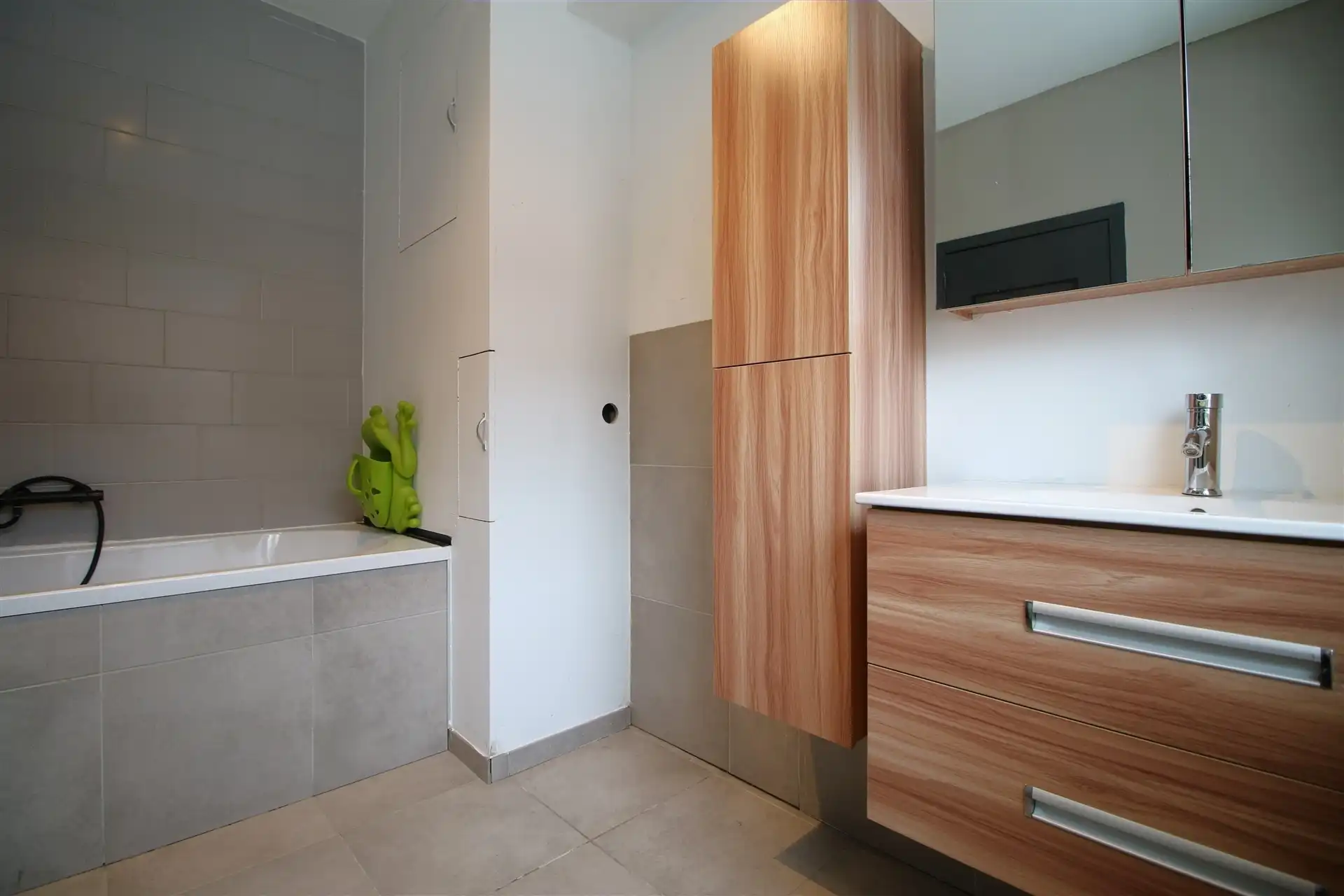 Vernieuwde gezellige woning in centrum Ruisbroek foto 9