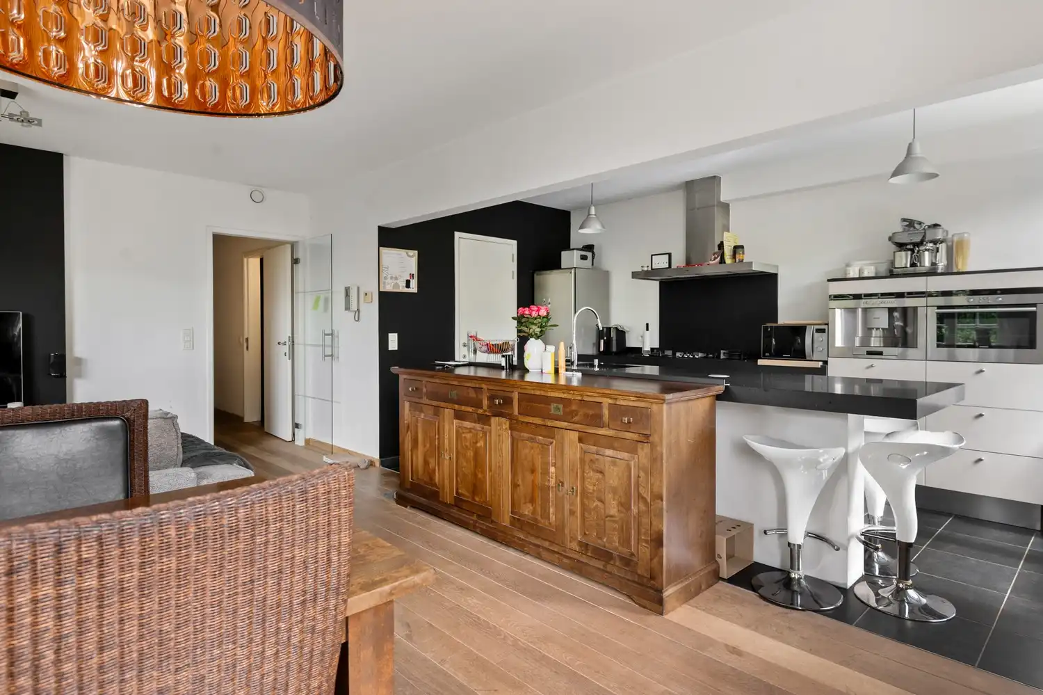 Instapklaar gelijkvloers één-slaapkamer appartement met staanplaats te Boechout foto 4