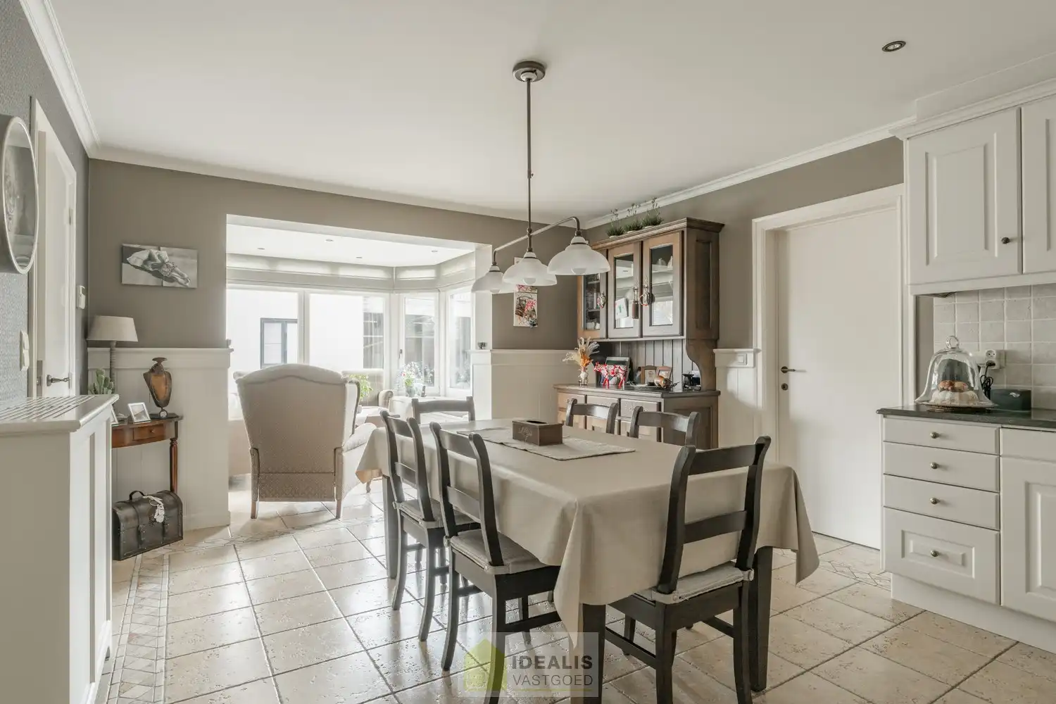 INSTAPKLARE HANDELSRUIMTE VAN MAAR LIEFST +- 410M² MET RIANTE WONING OP SCHITTERENDE COMMERCIËLE ZICHTLOCATIE!! foto 33