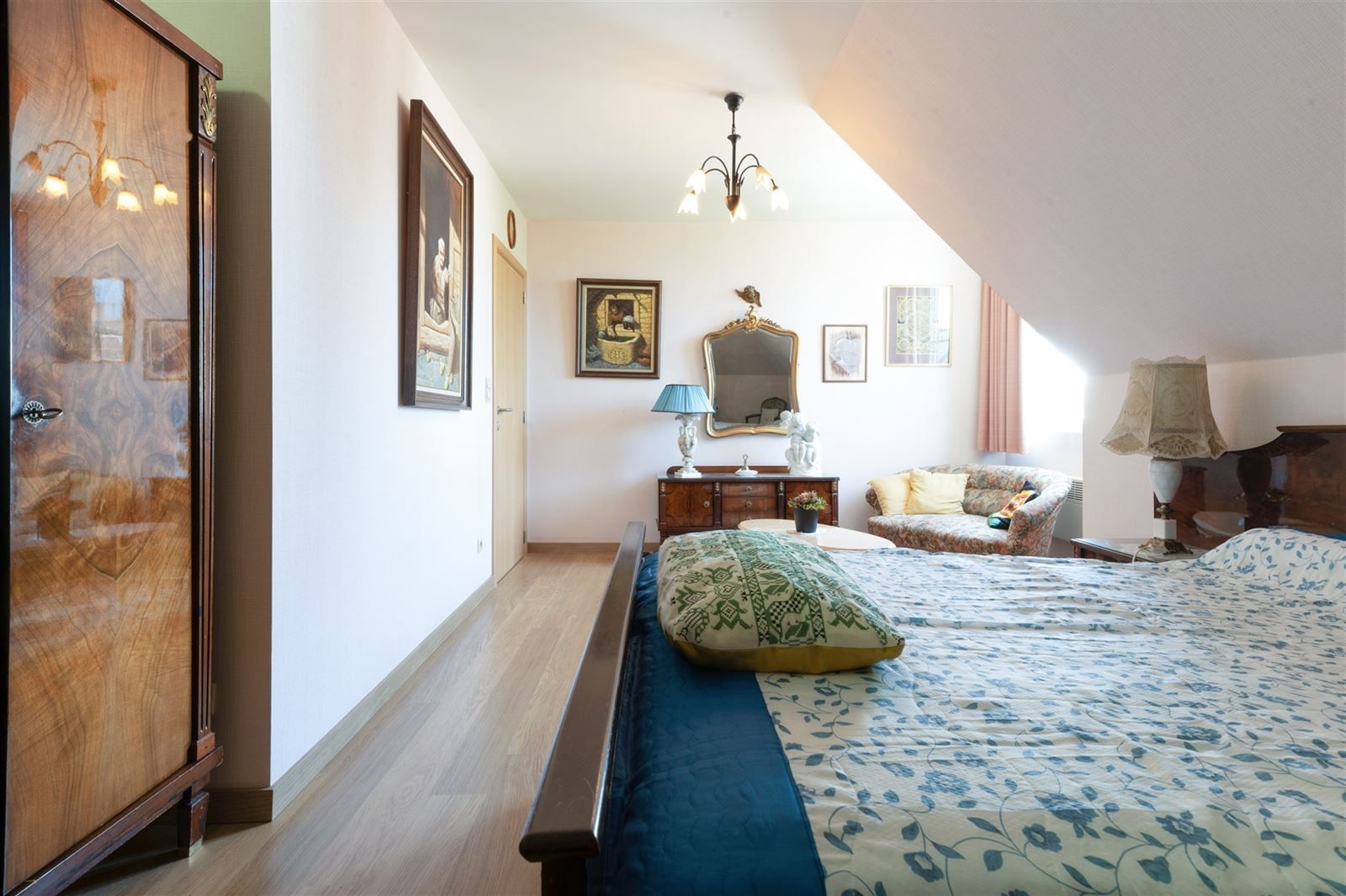 Ruim instapklaar appartement in hartje Zottegem! foto 13