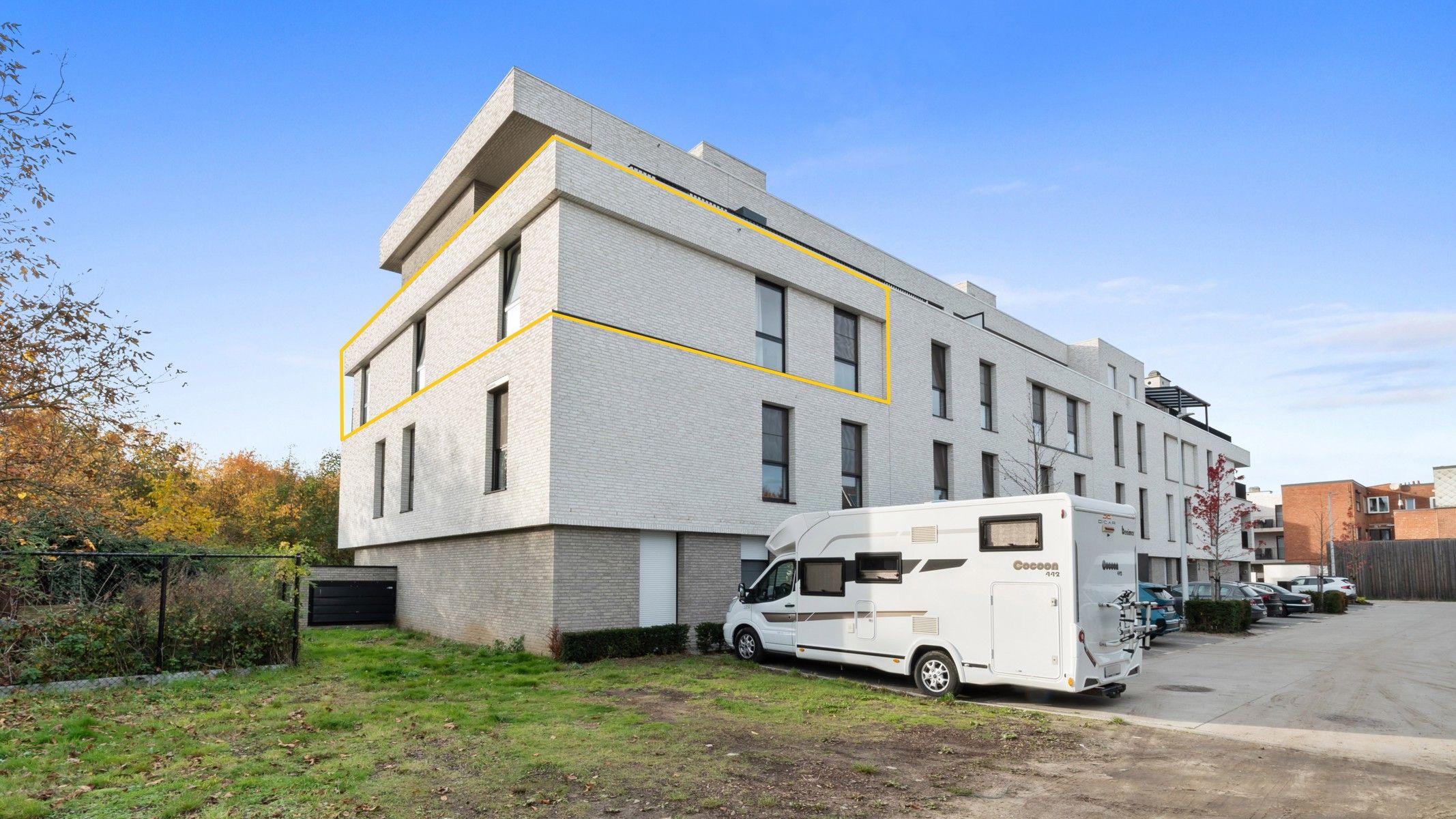 Prachtig appartement met terras en ondergrondse staanplaats foto {{pictureIndex}}