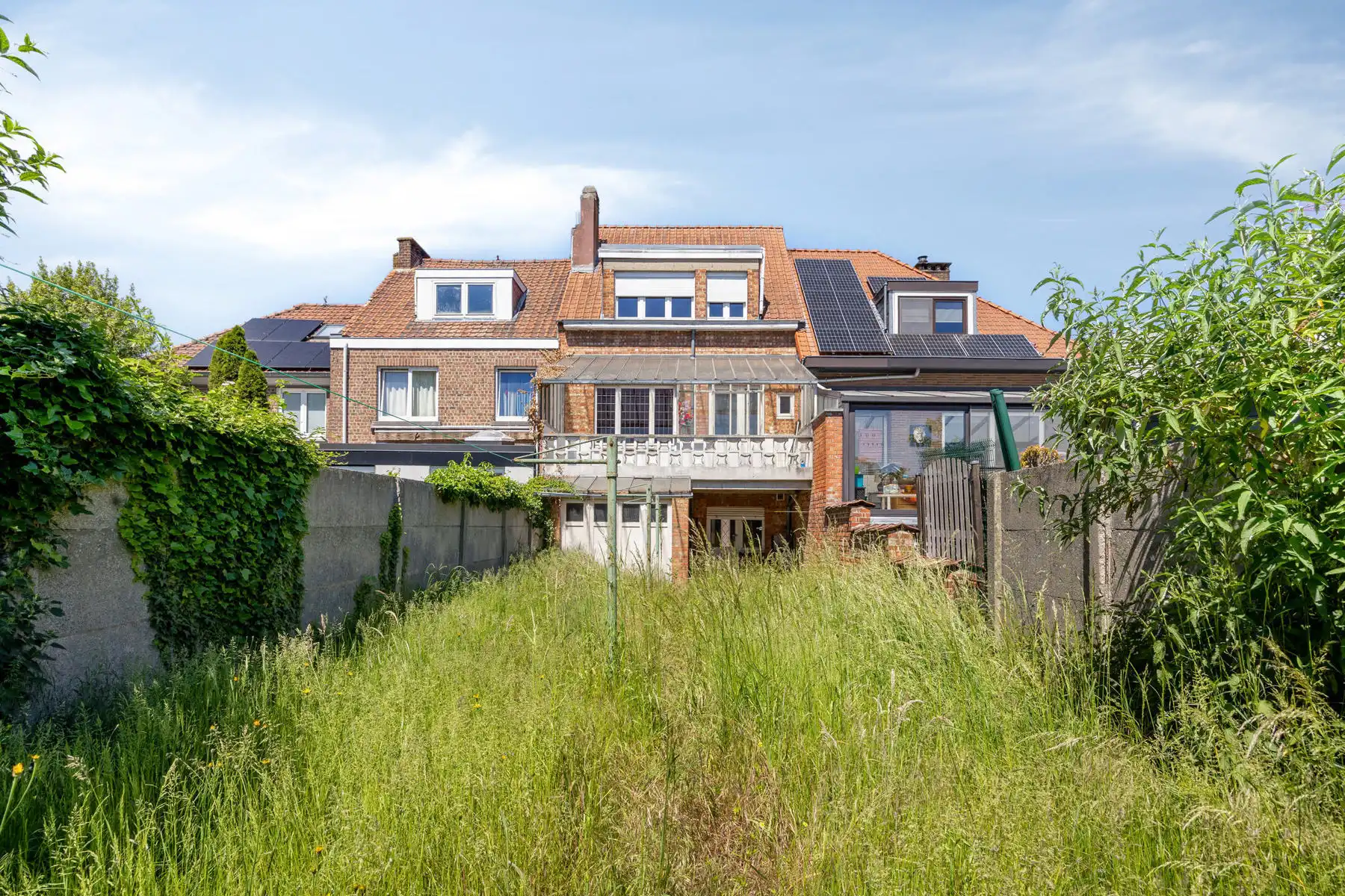 Gunstig gelegen woning met 3 slaapkamers, tuin en garage foto 4
