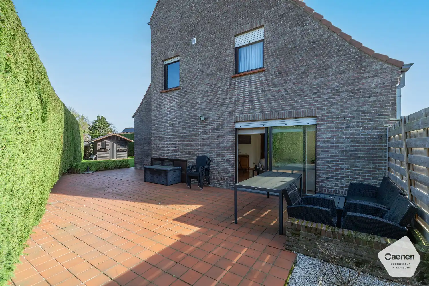 TOP GELEGEN VILLA MET 4 SLAAPKAMERS , GARAGE en onderhoudsvriendelijke tuin met tuinhuis foto 25