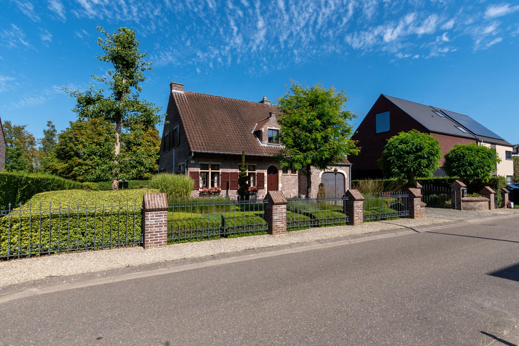 Instapklare, karaktervolle villa in Heindonk foto 1