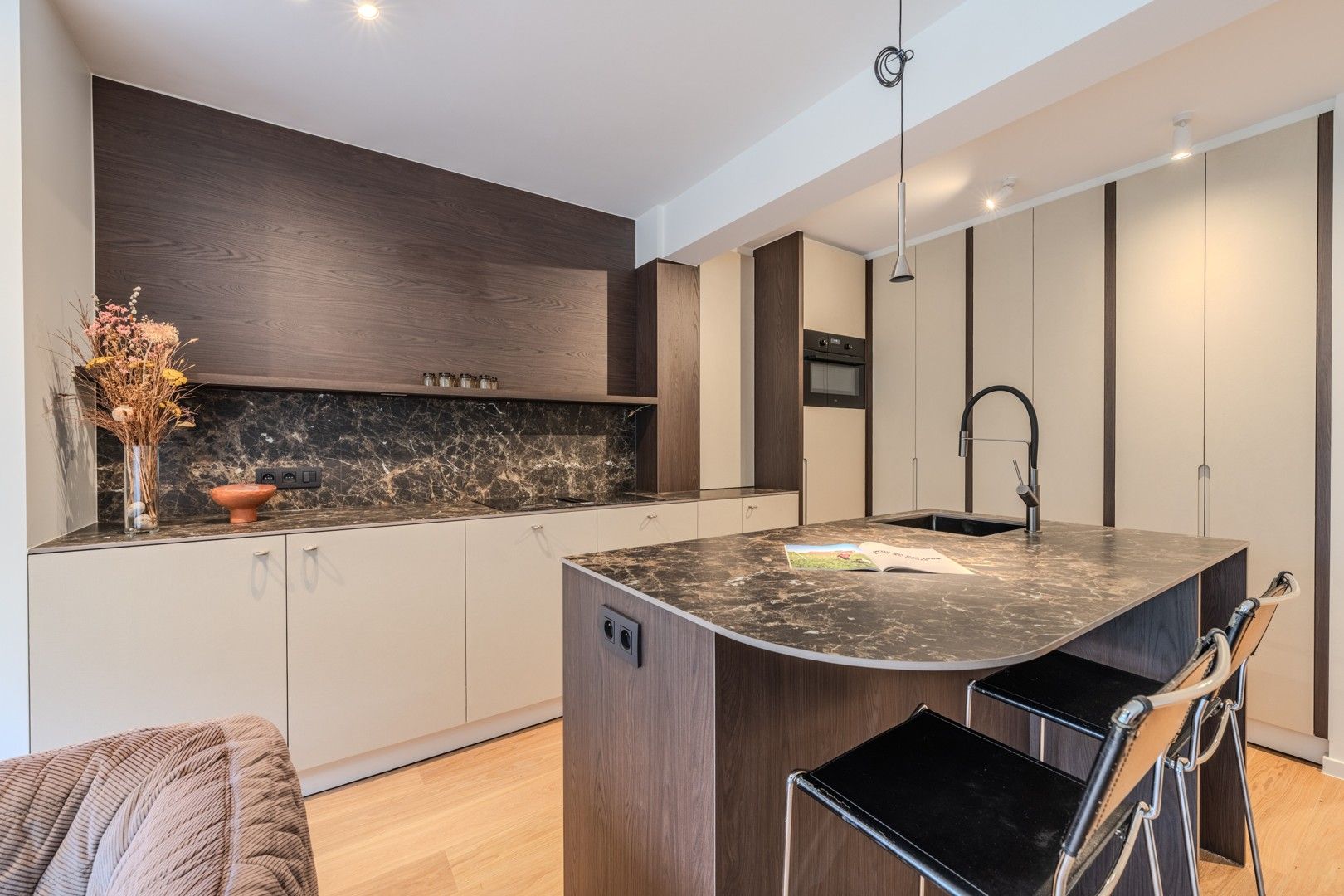 Gerenoveerd appartement op topligging foto 3