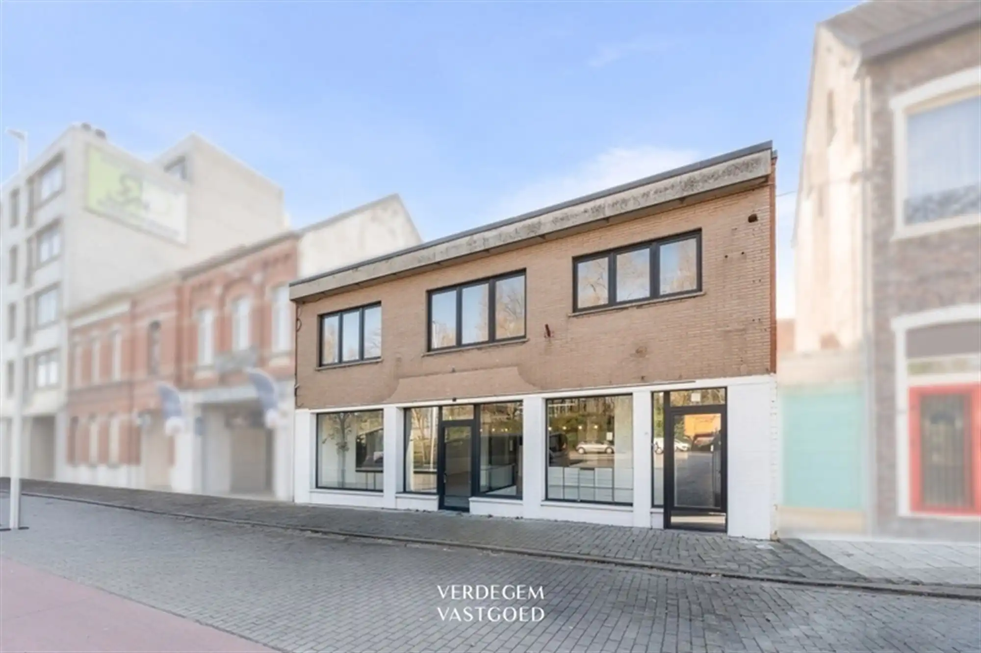 Handelsruimte (284m²) met zonnig appartement (100m²) op strategische ligging foto 21