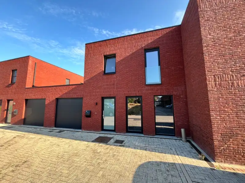 Moderne BEN woning met 3 slaapkamers foto {{pictureIndex}}