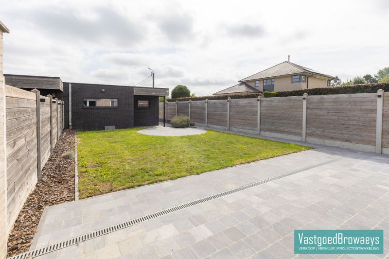 Instapklare woning met 4 slaapkamers, tuin & garage foto 20