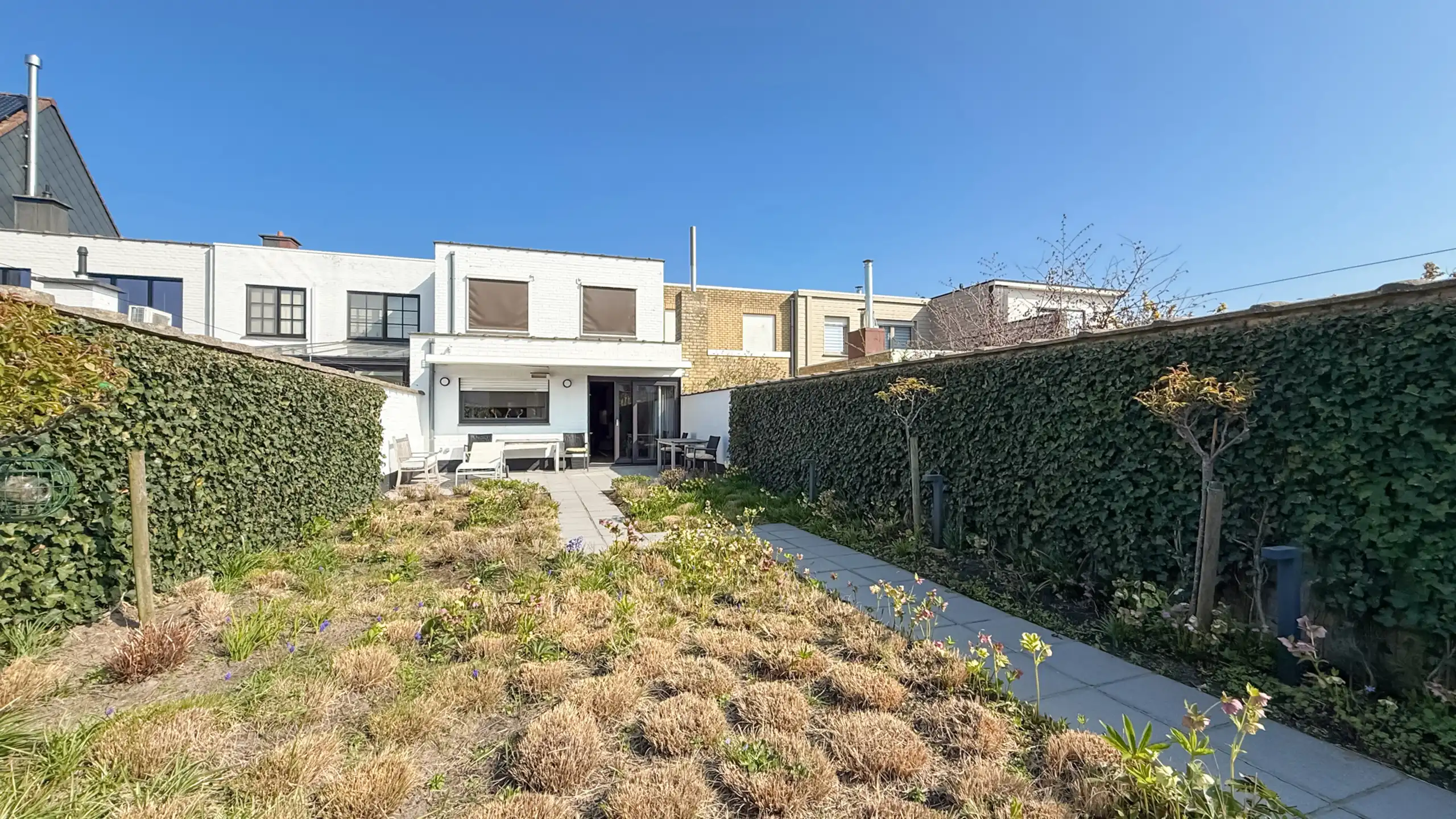 Verzorgde woning met zonnige tuin nabij de Graaf Jansdijk foto 20