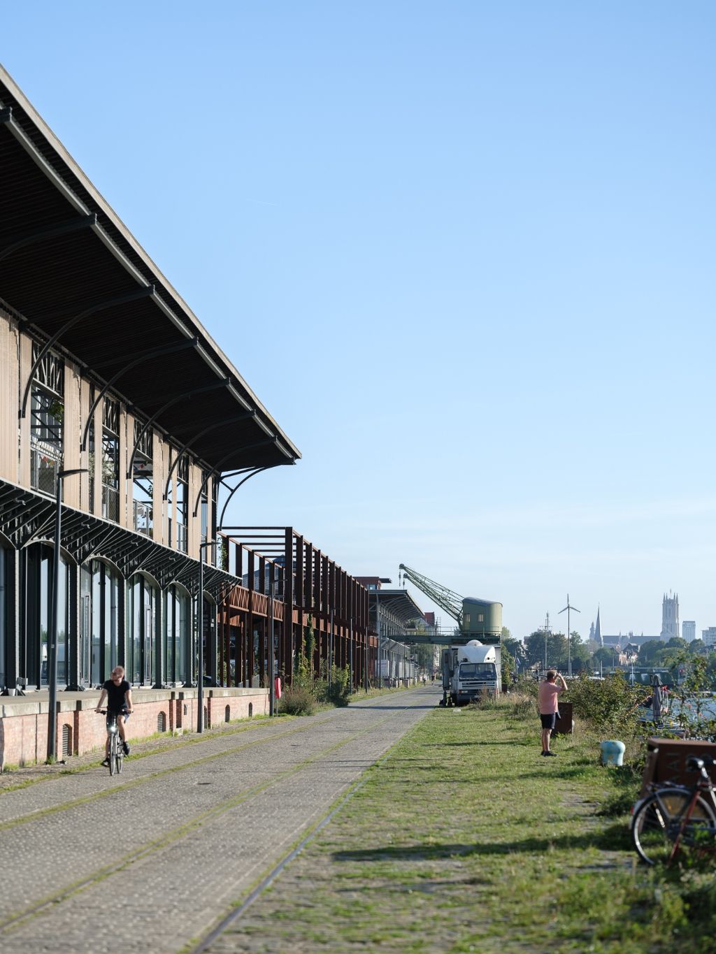 Uitzonderlijke duplex-design loft. Luxueus wonen in een beschermd gebouw met rijkelijke industriële voorgeschiedenis. foto 17