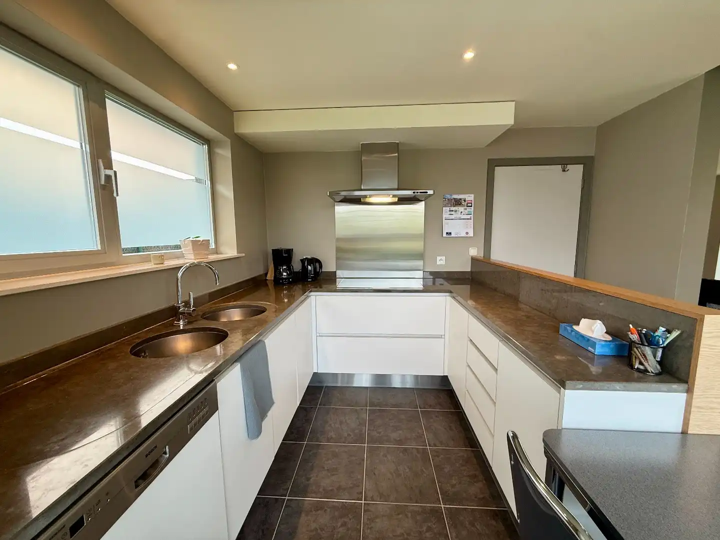 Rustig gelegen alleenstaande woning met mooi ingerichte tuin en 3 slaapkamers  foto 7