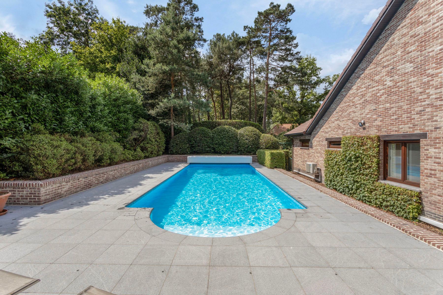 Exclusieve villa met zwembad op 2.865 m² te KEERBERGEN foto {{pictureIndex}}