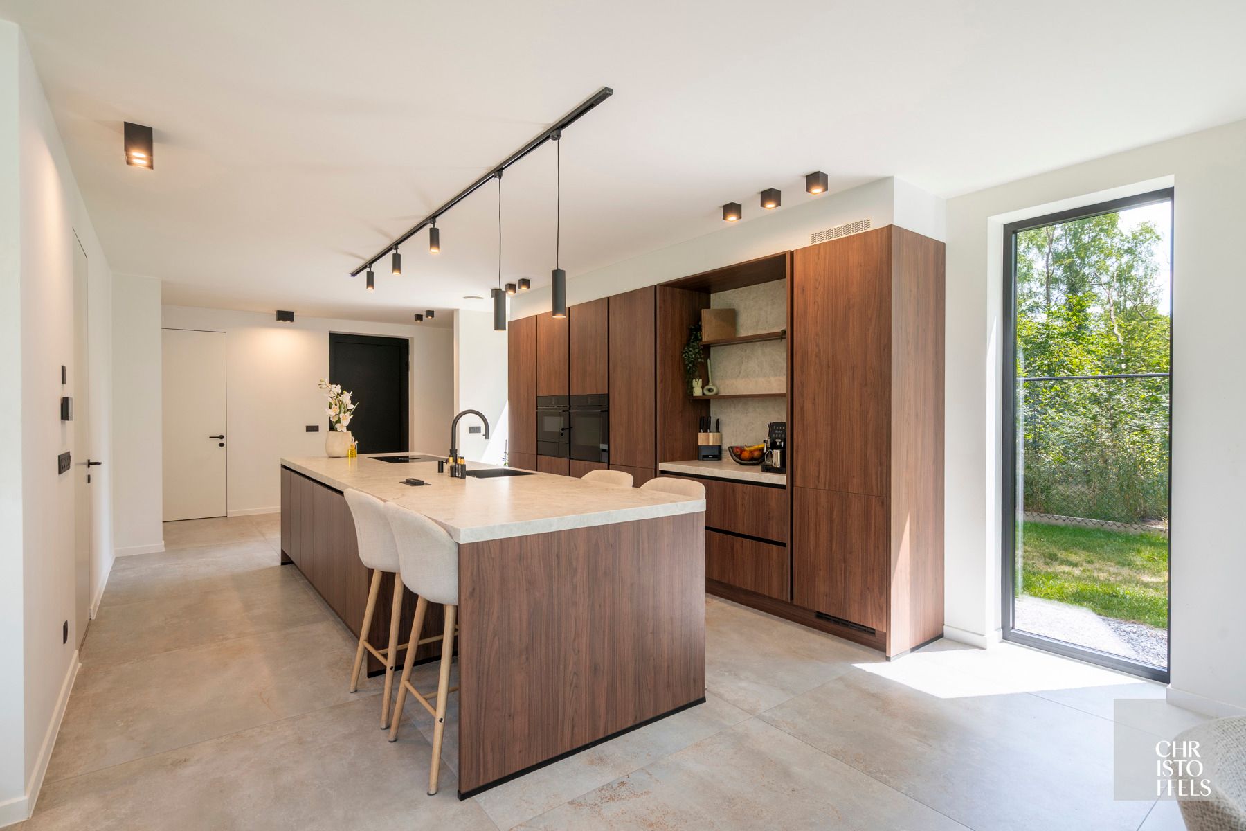 TE HUUR - Exclusieve nieuwbouwwoning met high-end afwerking in residentiële wijk Bret-Gelieren! foto {{pictureIndex}}