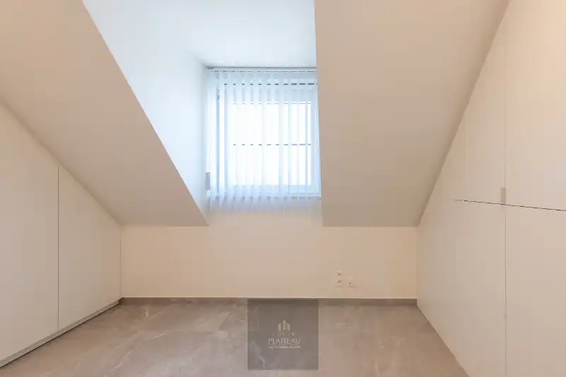 Instapklaar recent luxueus duplex-appartement met 2 terrassen in residentie Lectus IX. foto 31