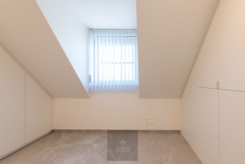 Instapklaar recent luxueus duplex-appartement met 2 terrassen in residentie Lectus IX. foto 31