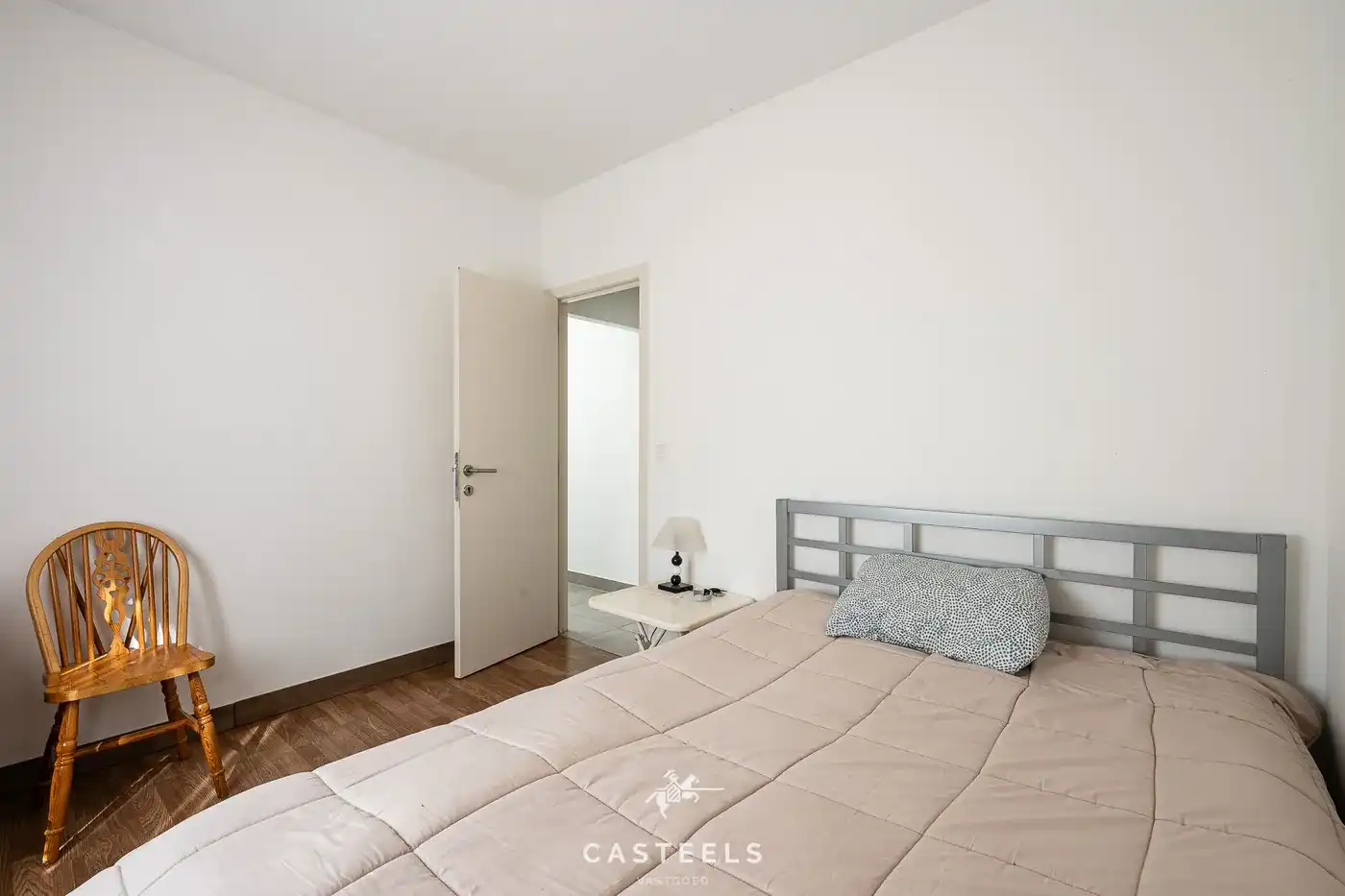 Gerenoveerd gelijkvloers appartement vlak bij Dampoort foto 11