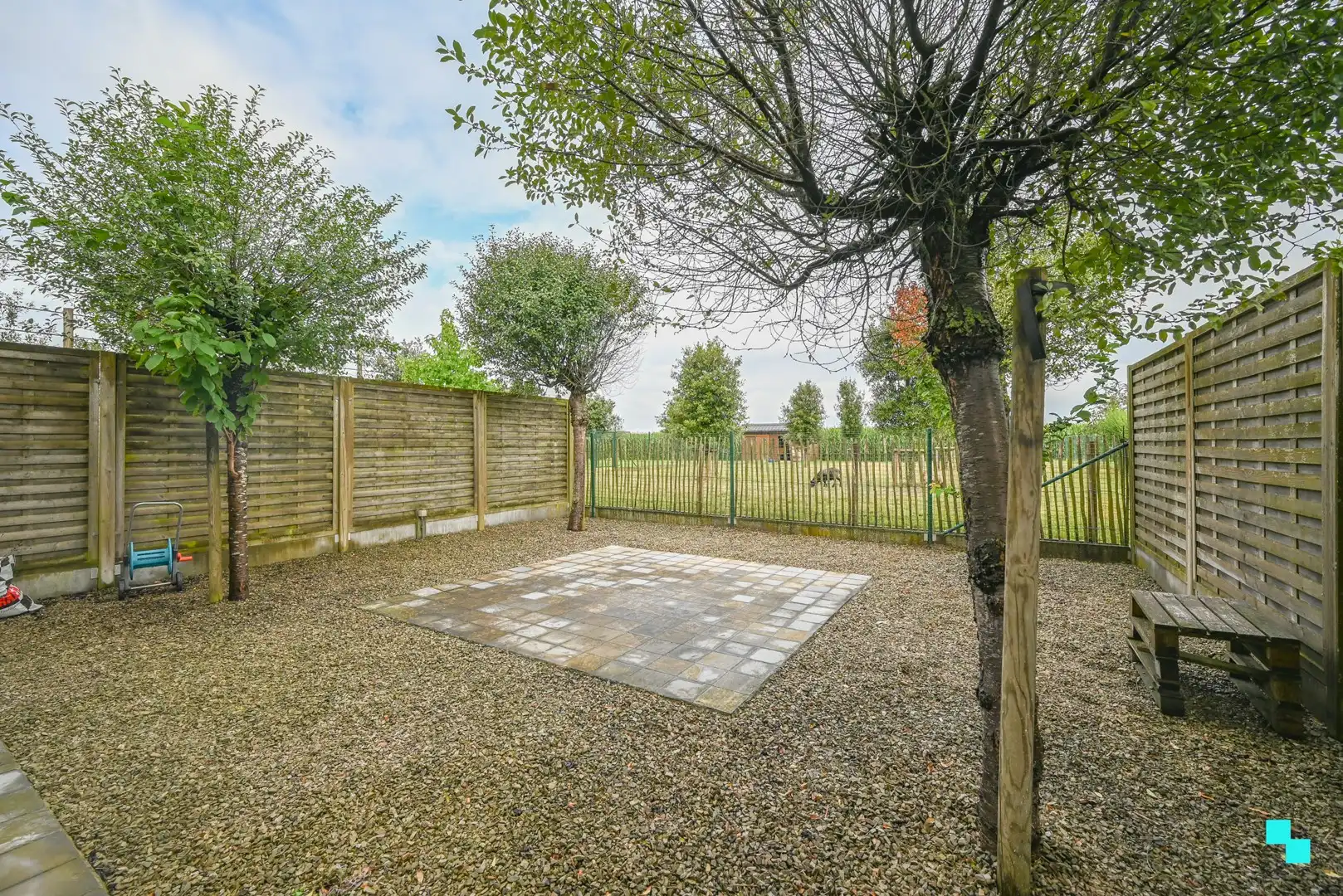 Verrassend ruim duplex appartement in Ooigem foto 12