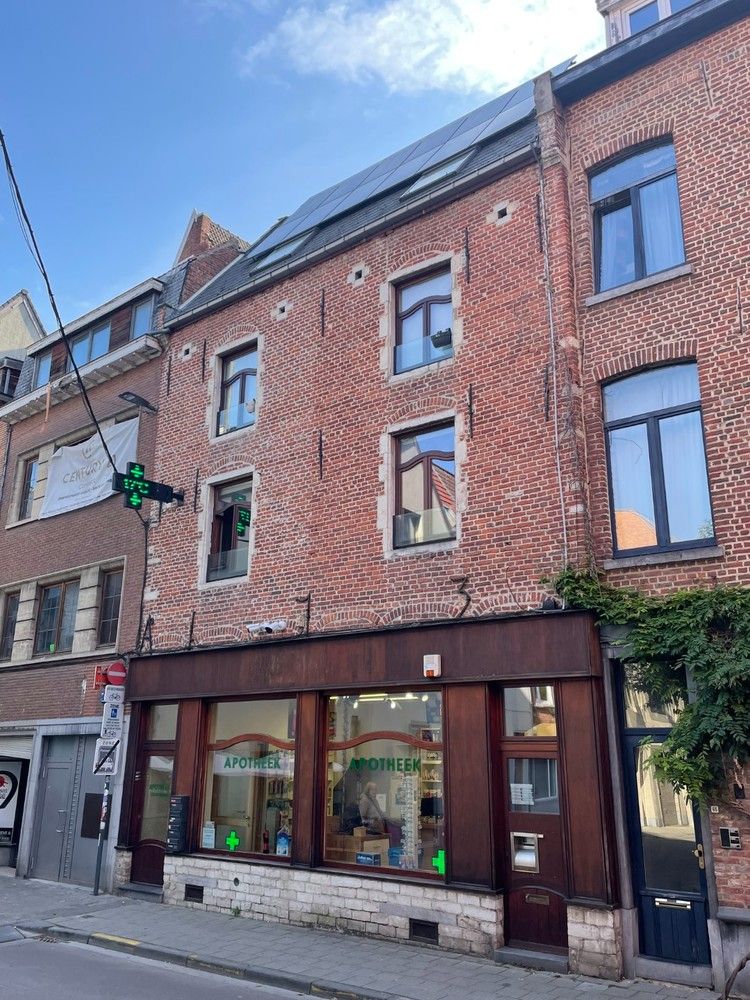 Zeer gunstig gelegen handelsgelijkvloers met bovenliggende studio/bureauruimte/opslag foto 4